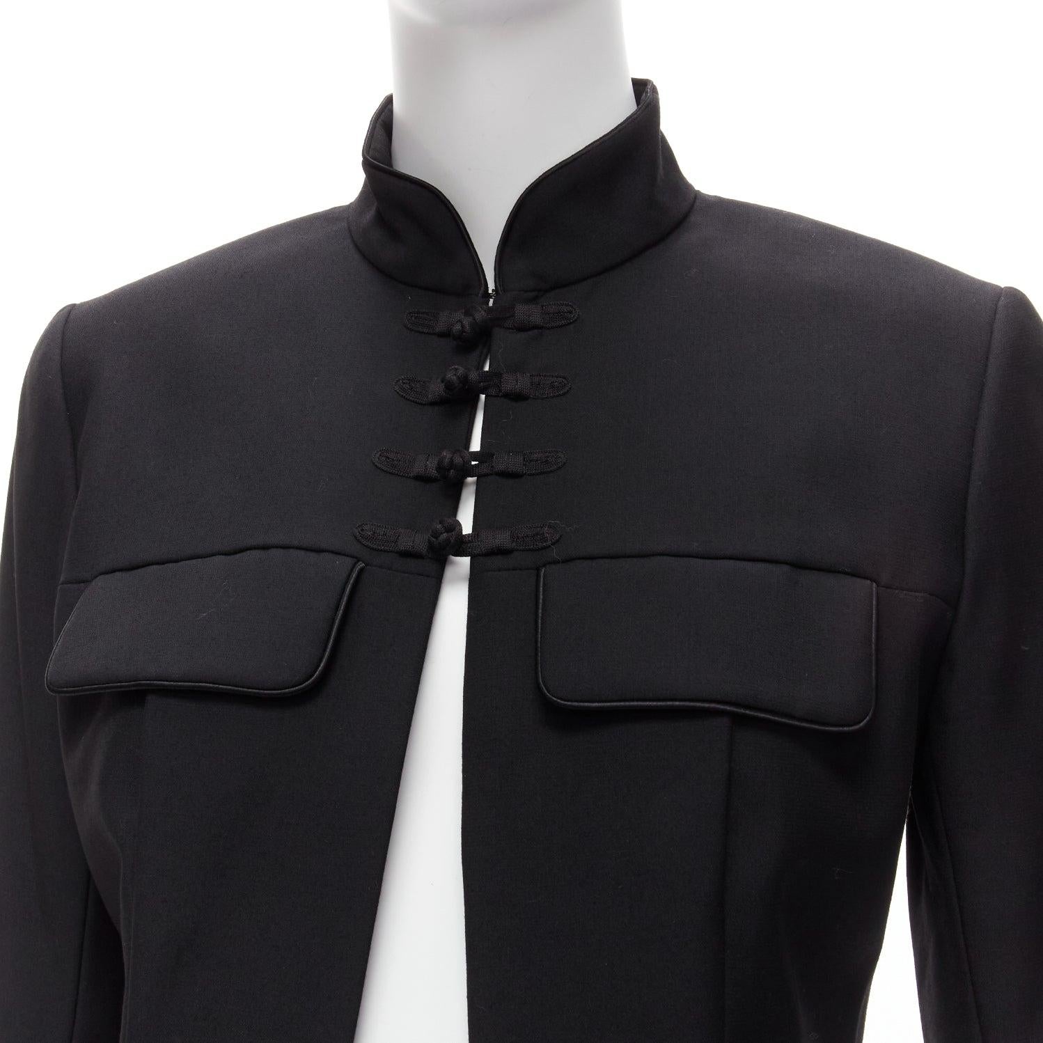CHRISTIAN DIOR John Galliano 1999 Runway black Mao Mandarin collar jacket FR38 M
Reference: TGAS/D00763
Brand: Dior
Designer: John Galliano
Collection: 1999 - Similar design on the Runway
Material: Virgin Wool
Color: Black
Pattern: Solid
Closure: