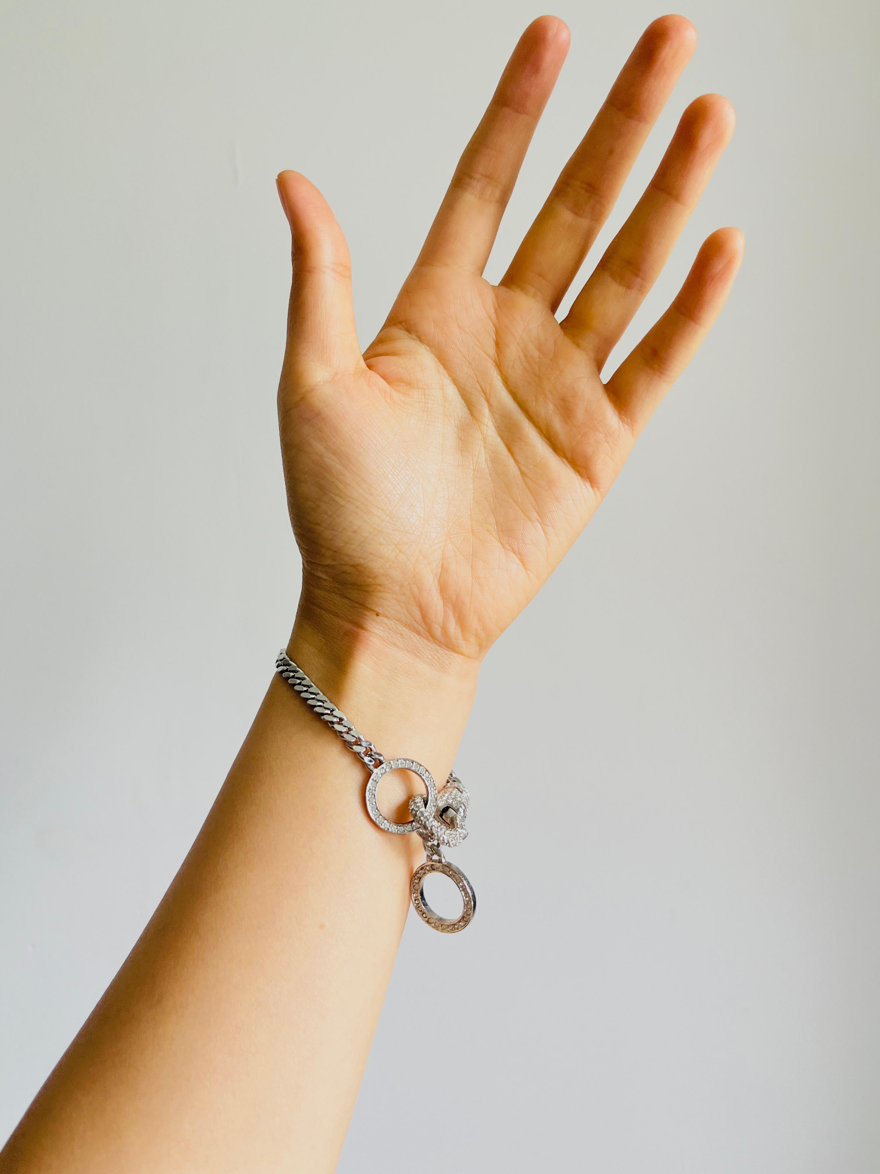 CHRISTIAN DIOR John Galliano 2003 Pulsera de Plata con Logotipo y Cristales Enteros en venta 2