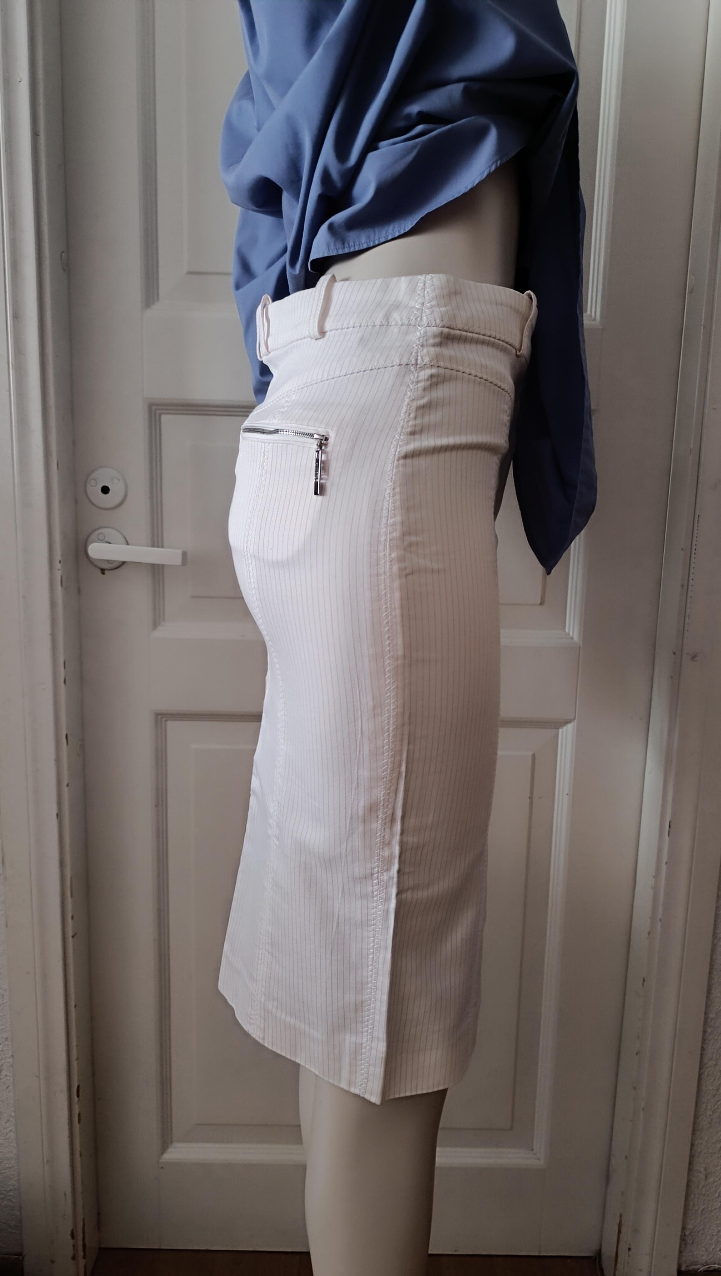 Christian Dior & John Galliano 2005 pensil cotton Skirt logo buttonY2K In Excellent Condition For Sale In Алматинский Почтамт, KZ