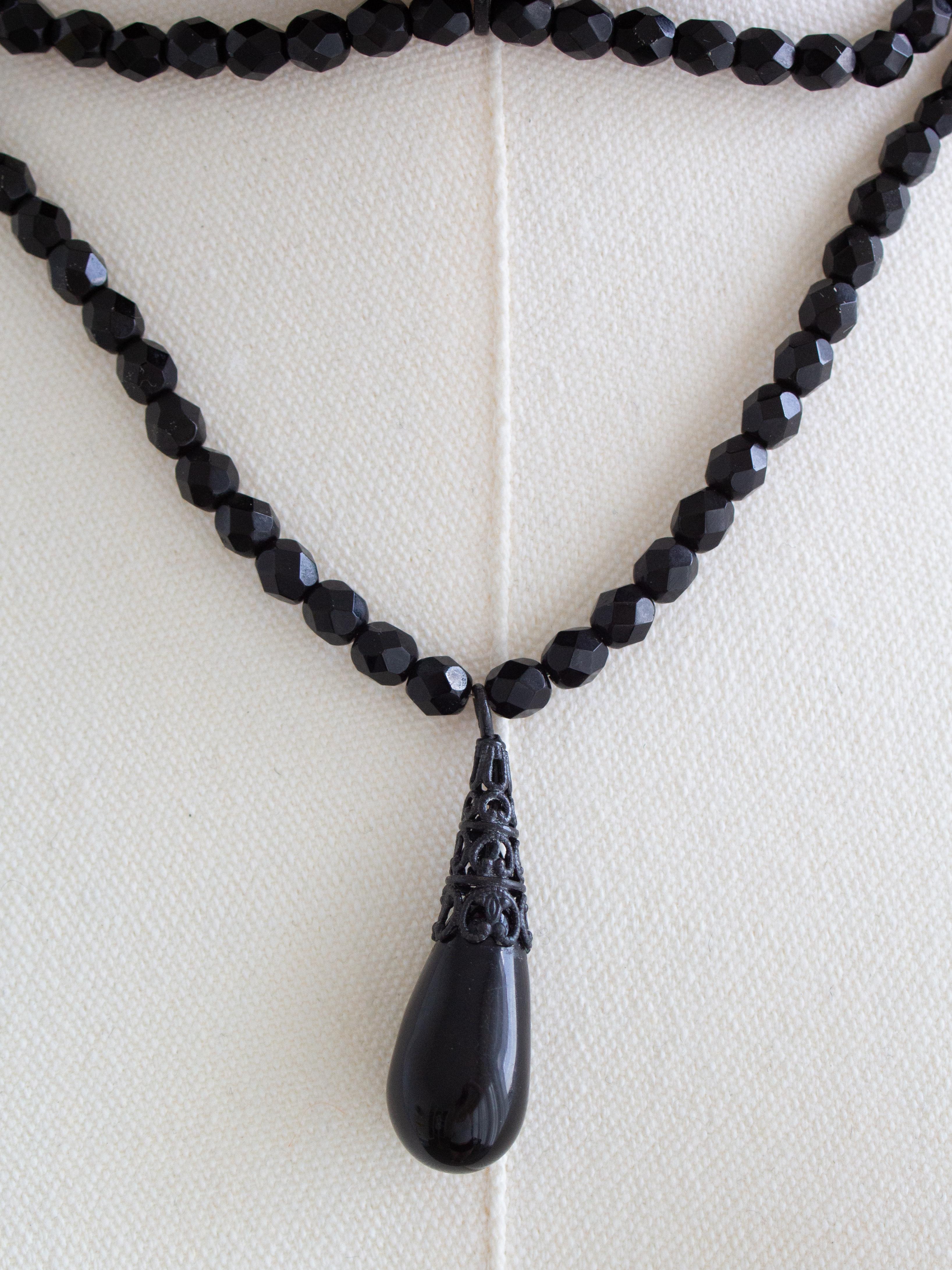 Christian Dior John Galliano 90s Maasai Black Beaded Necklace In condizioni buone in vendita a Jersey City, NJ
