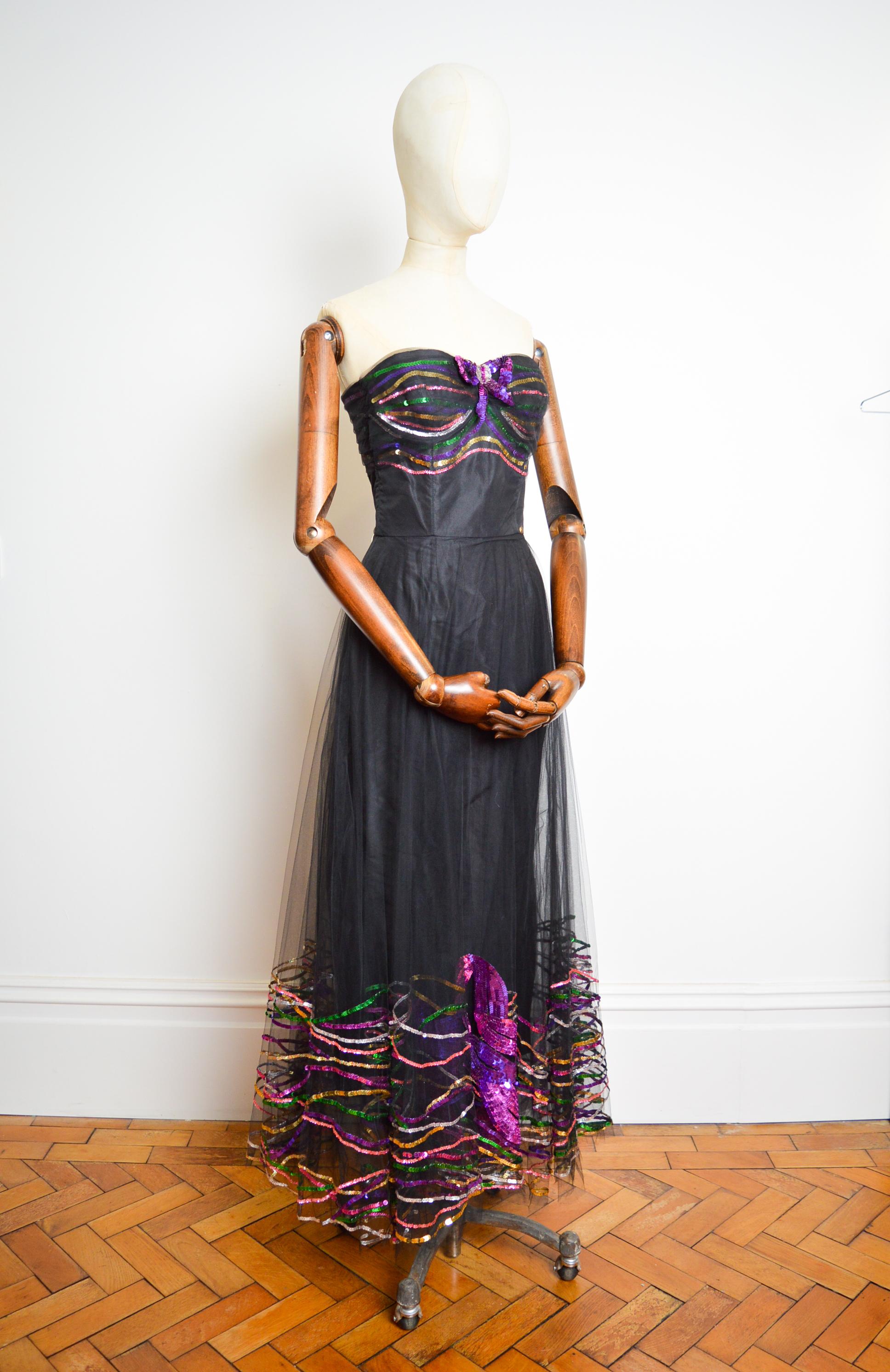 Christian Dior John Galliano AW 2001 Vestido de gala con corpiño de tul negro y lentejuelas 1