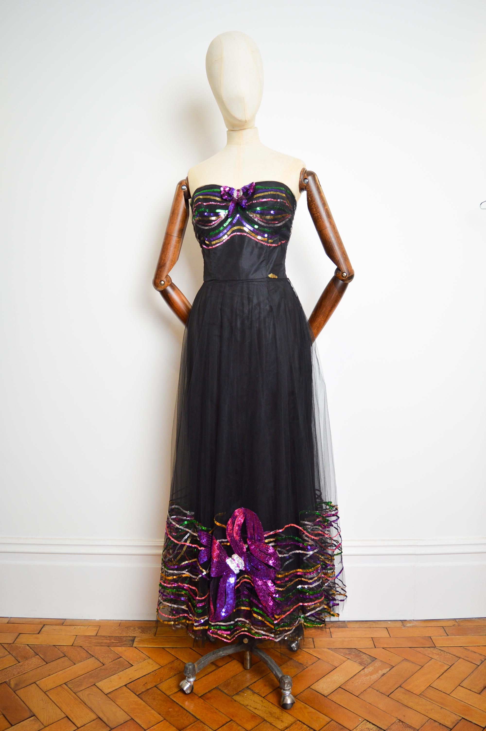 Christian Dior John Galliano AW 2001 Vestido de gala con corpiño de tul negro y lentejuelas 3