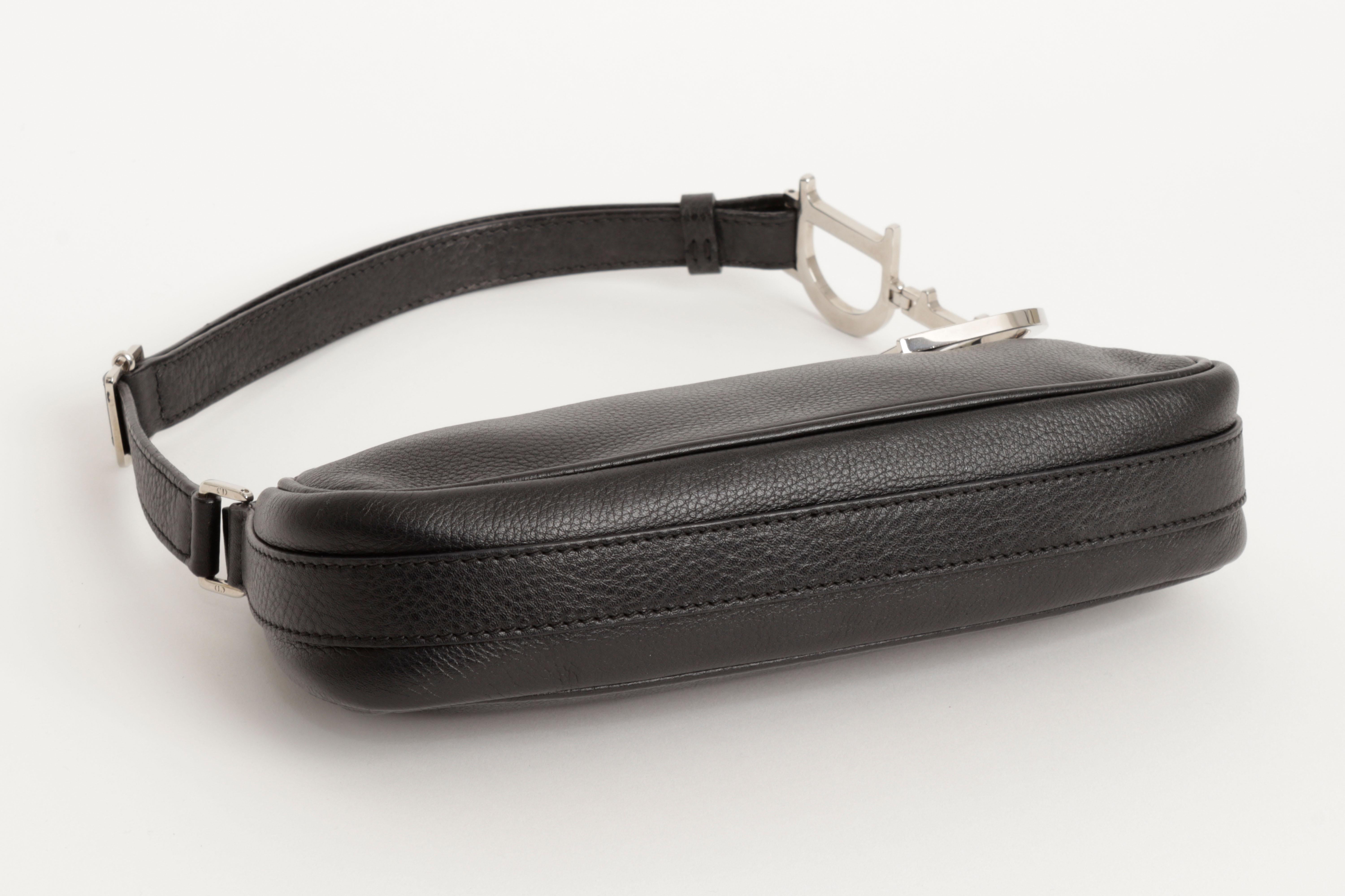 Christian Dior John Galliano for Christian Dior Baguette Bag Baguette Spell Out Logo Strap in Black Leather en vente 2