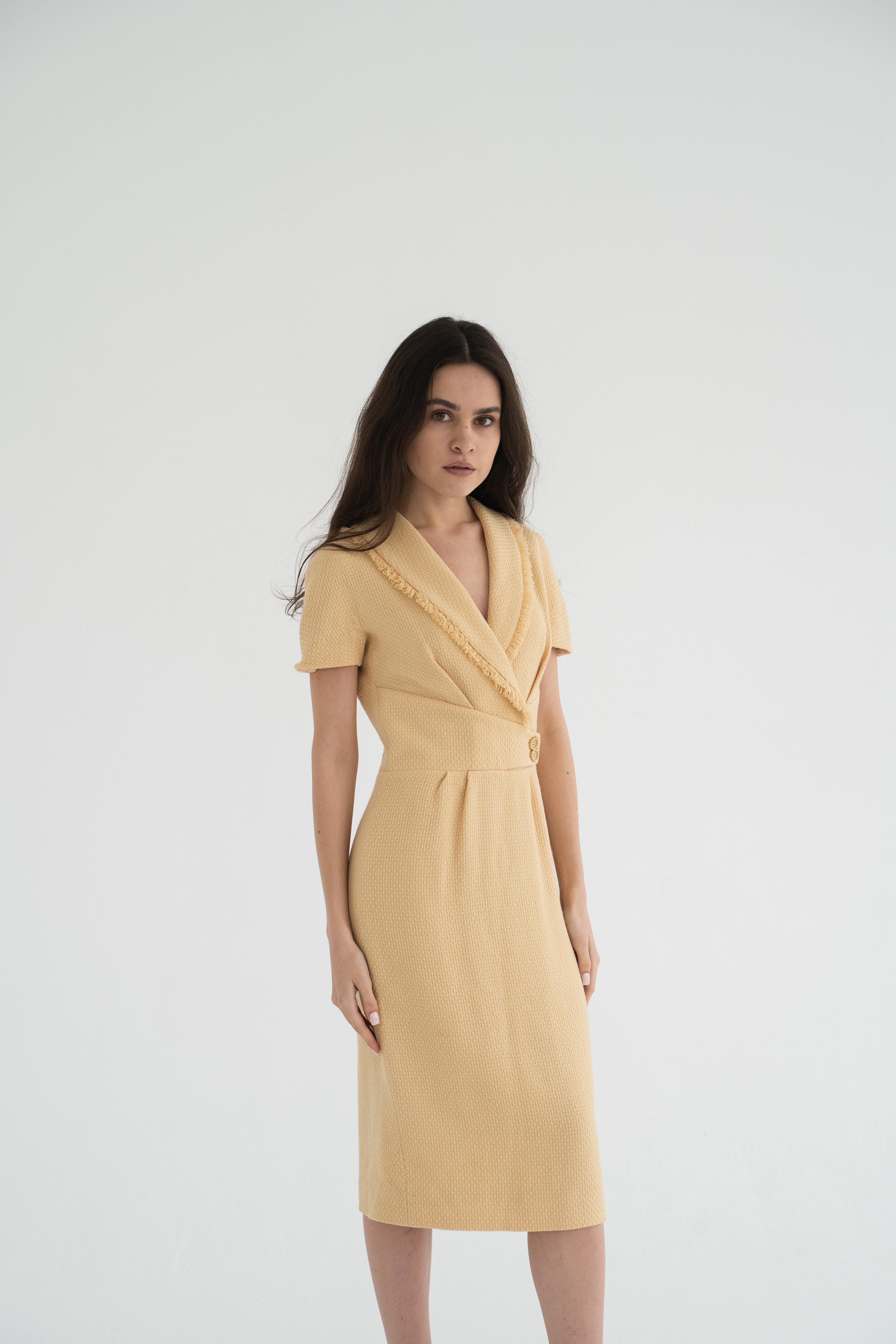 Vestido de Christian Dior y John Galliano
John Galliano for Christian Dior
Colección: Christian Dior Resort 2010
Estilo Christian Dior: 0C21654A1114
País de fabricación: Francia
Un precioso vestido de lana con forro de seda de John Galliano para