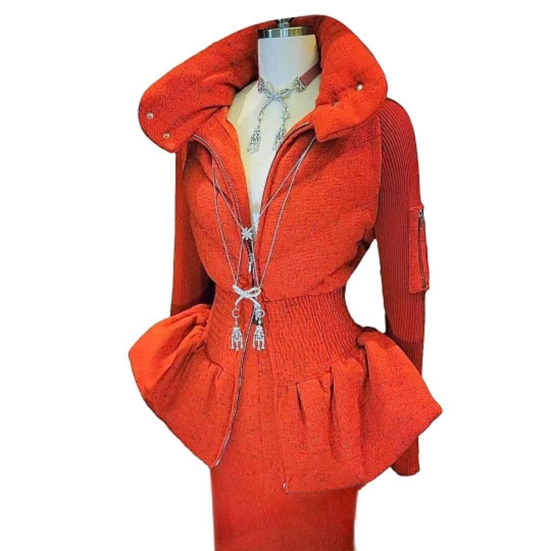 Christian Dior John Galliano - Fall/Winter 1998 Orange Skirt Suit Size 36FR In Good Condition For Sale In Saint Petersburg, FL