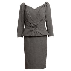 John Galliano for Christian Dior: abito con gonna in pied-de-poule e giacca a barretta arricciata