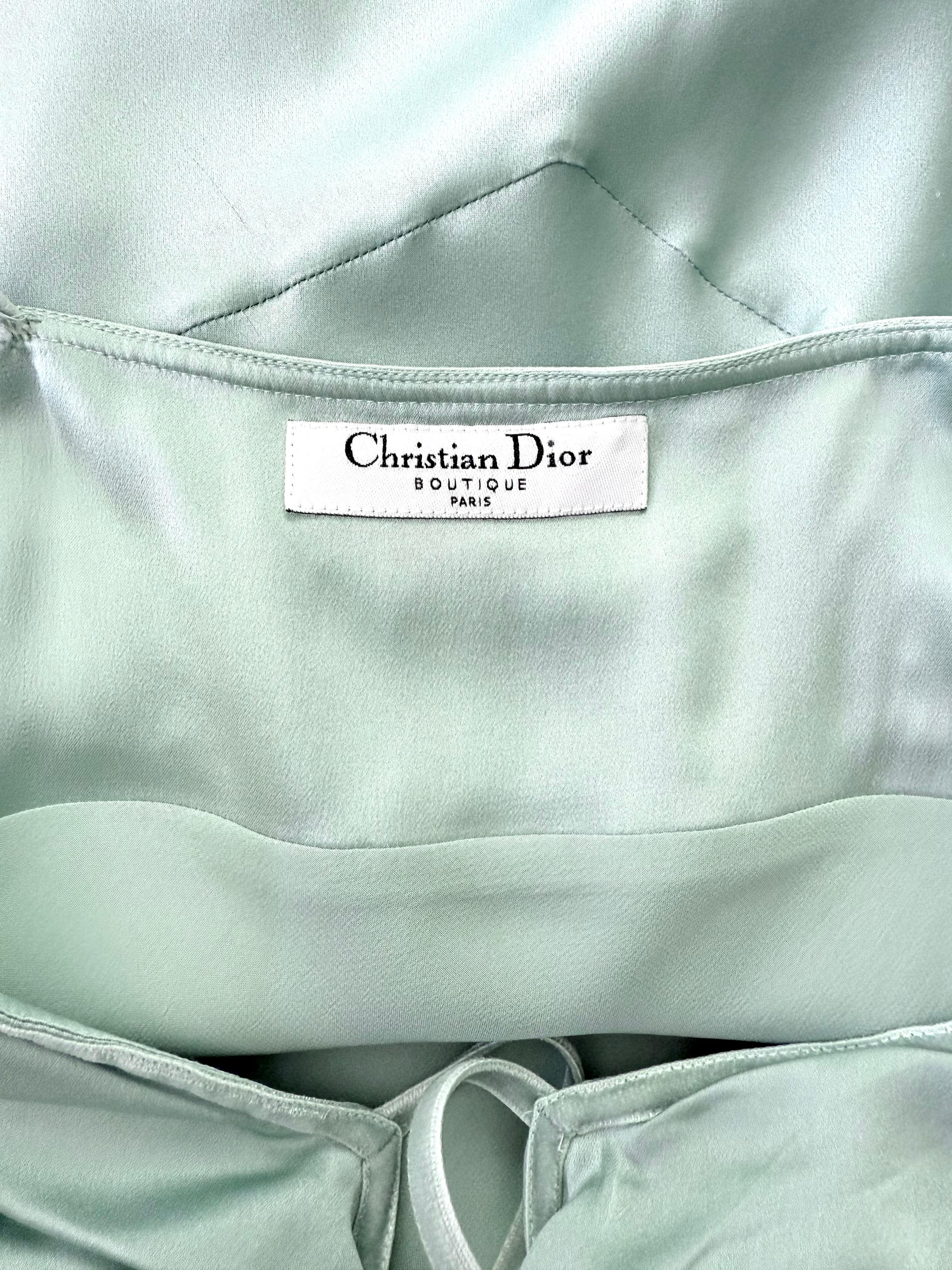 CHRISTIAN DIOR JOHN GALLIANO Raro conjunto 2004 de bata de seda y capelina de plumas en venta 7
