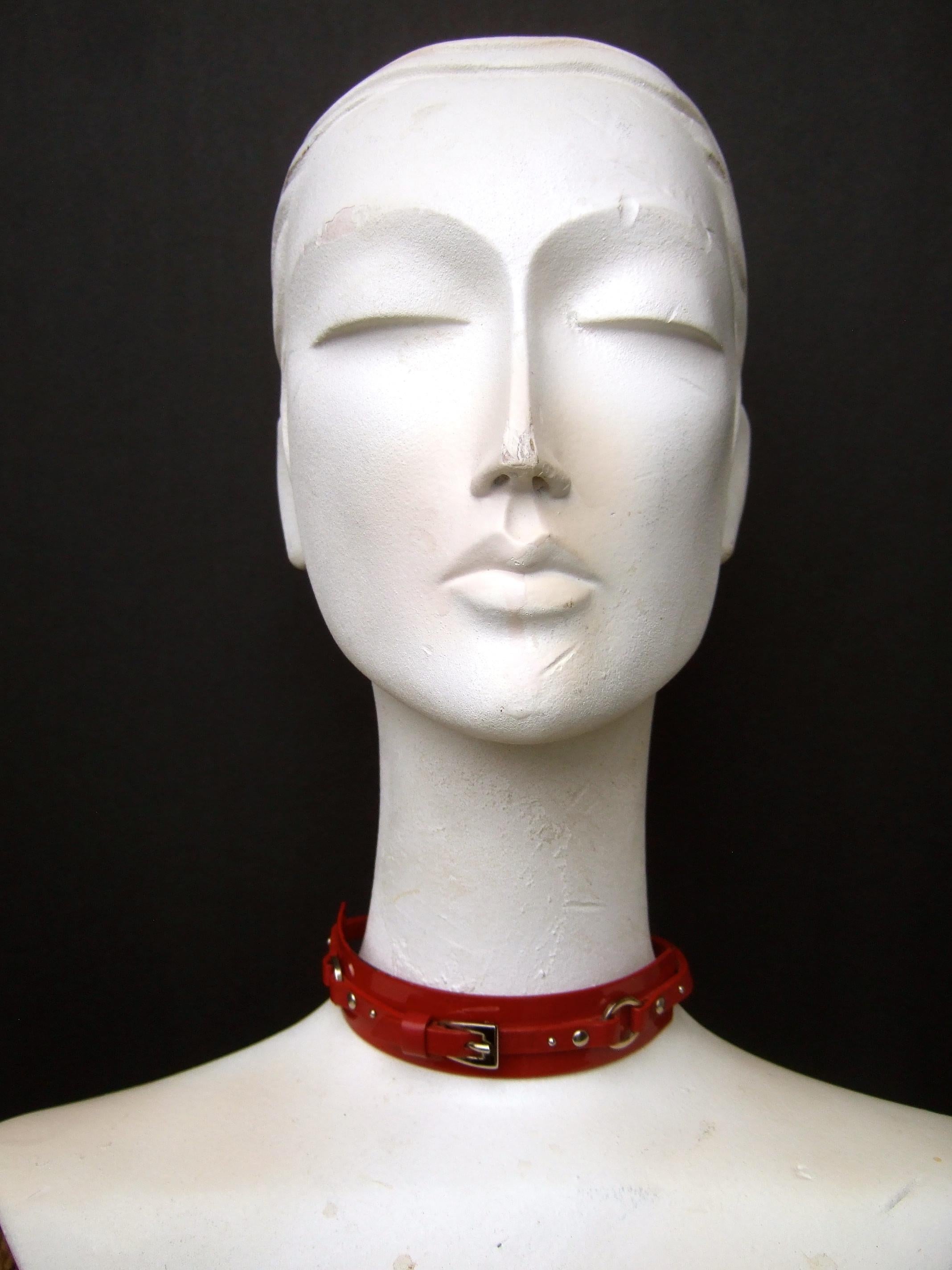 Christian Dior John Galliano Collier ras du cou rouge en cuir et métal, vers 2005 en vente 2