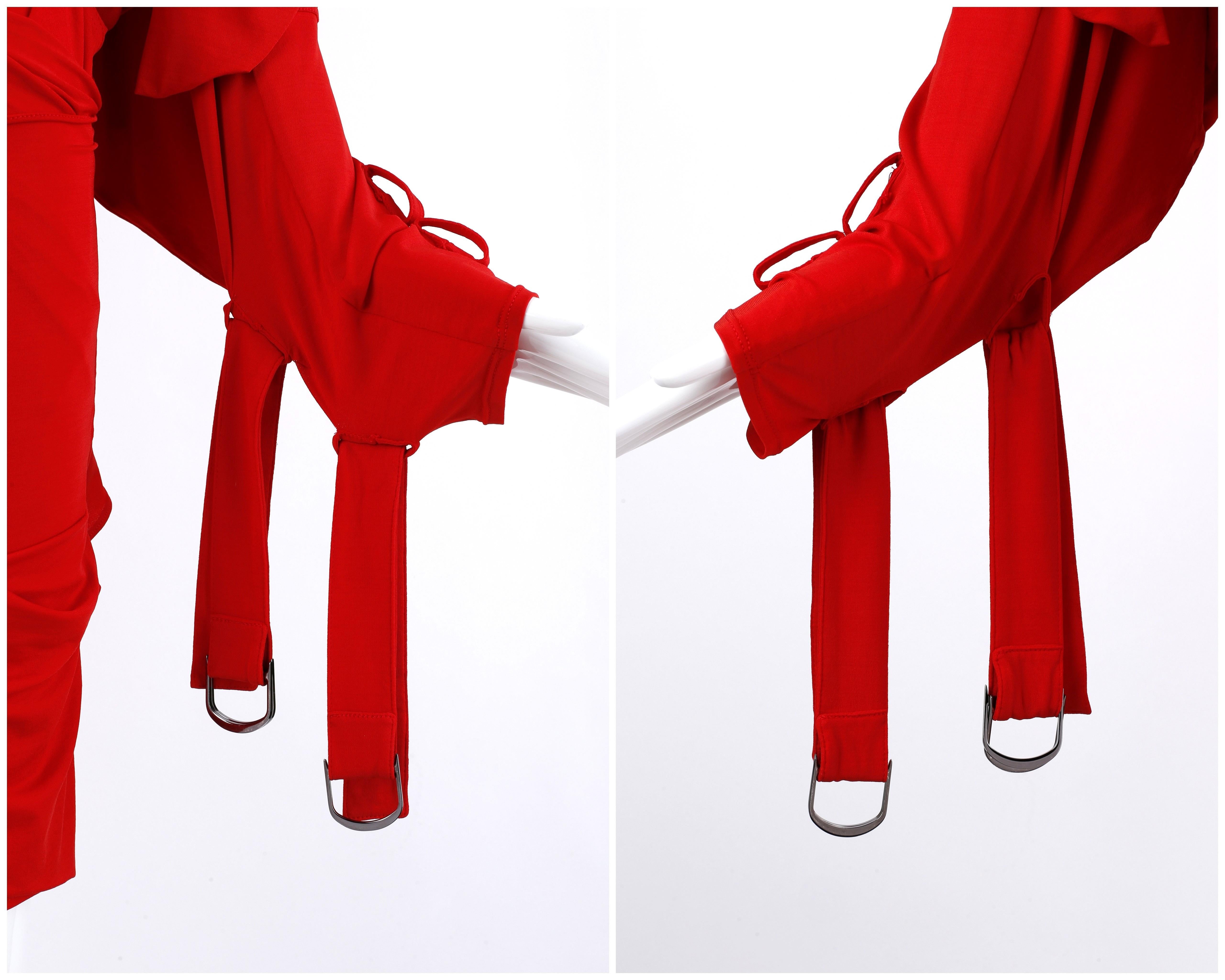 Christian Dior John Galliano F/S 2003 Rotes, tief ausgeschnittenes Minikleid mit Tasche im Angebot 8