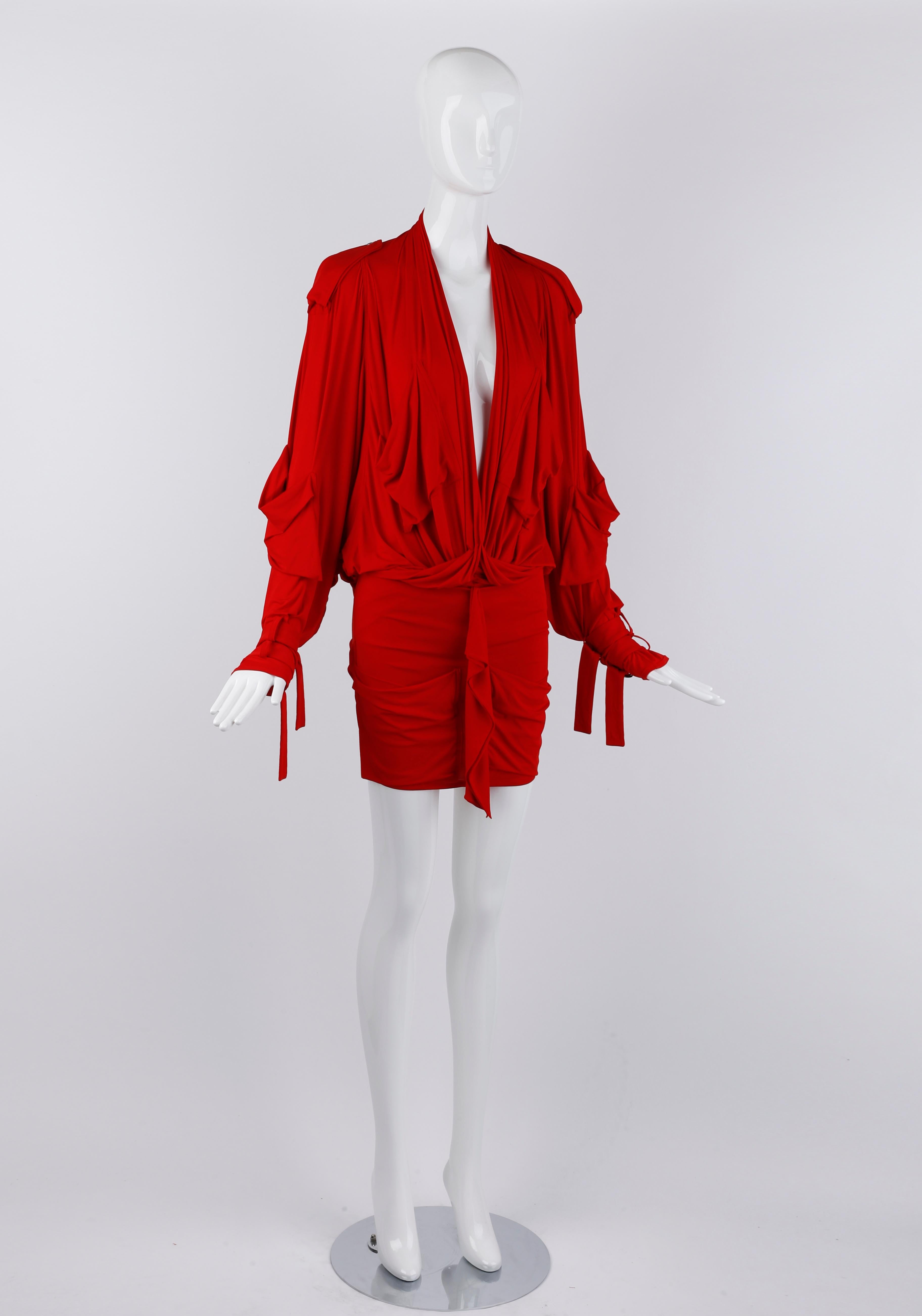 Rouge Christian Dior John Galliano - Mini robe rouge à décolleté plongeant et à poches drapées, printemps-été 2003 en vente