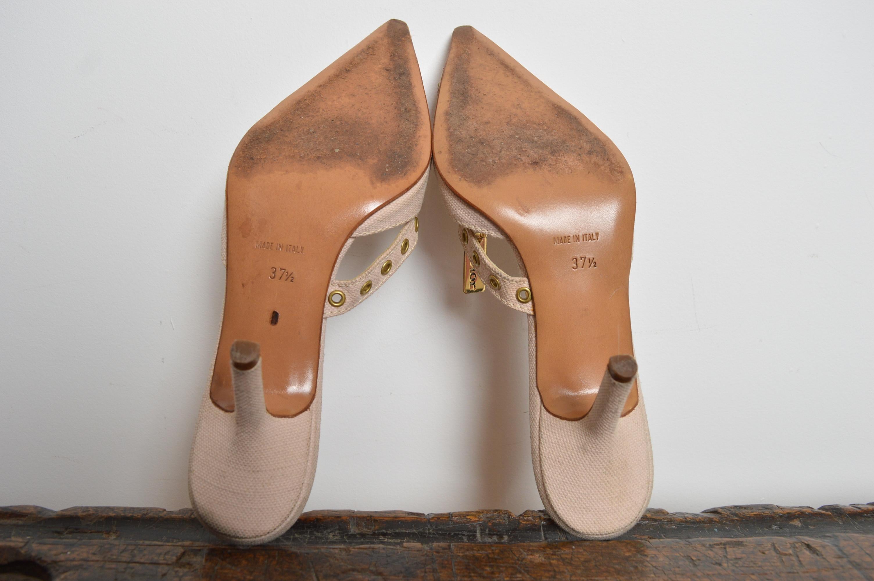 Christian Dior John Galliano for Christian Dior SS2002 Beige Nude Pink Canvas Pointed Kitten Heels in vendita 7