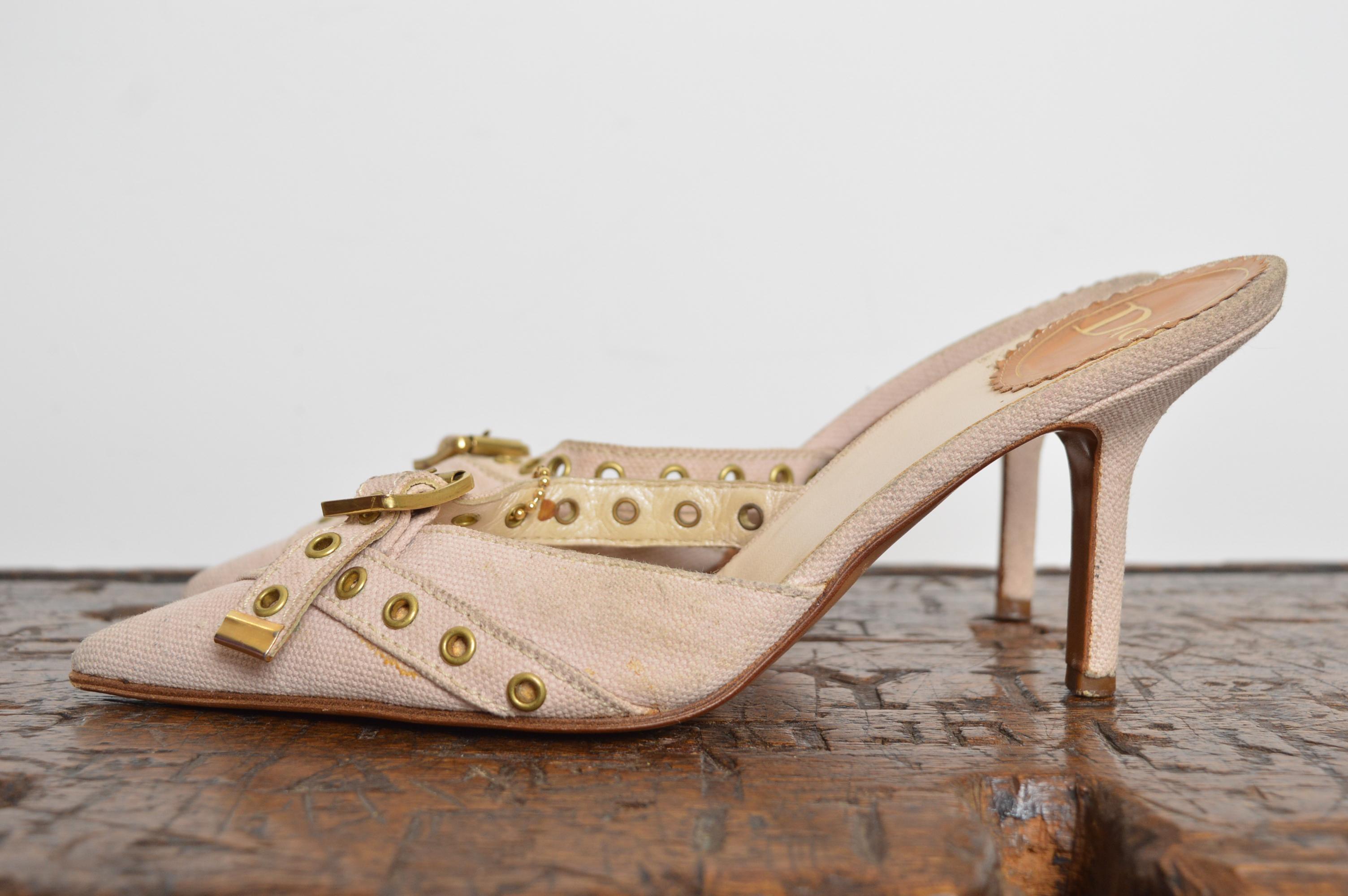 Christian Dior John Galliano for Christian Dior SS2002 Beige Nude Pink Canvas Pointed Kitten Heels in vendita 3