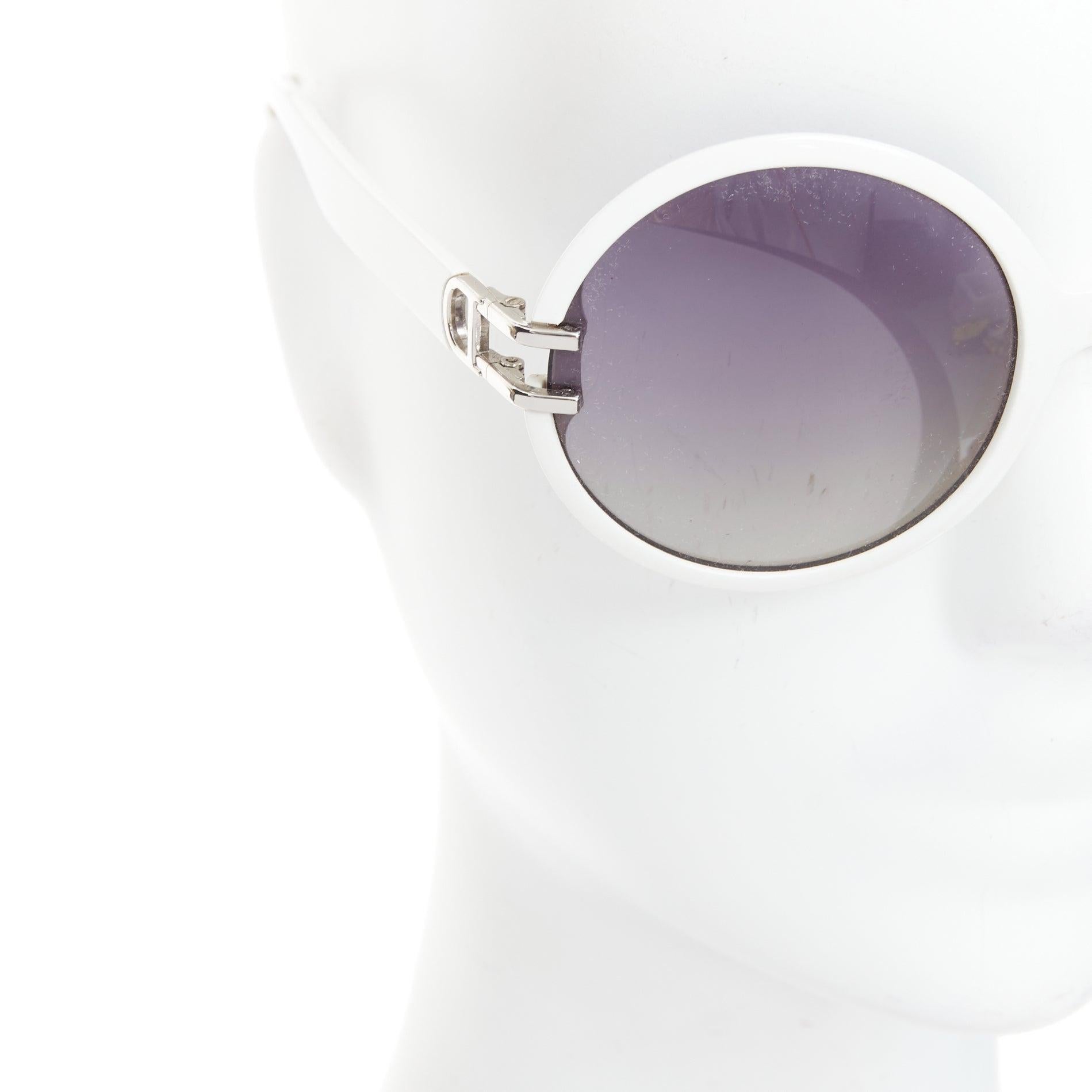 CHRISTIAN DIOR Josephine1 VK6VK white silver D logo oval sunglasses
Reference: JACG/A00250
Brand: Dior
Model: Josephine1 VK6VK
Material: Acetate
Color: White, Silver
Pattern: Solid
Closure: Slip On
Extra Details: D logo on sides.
Made in: