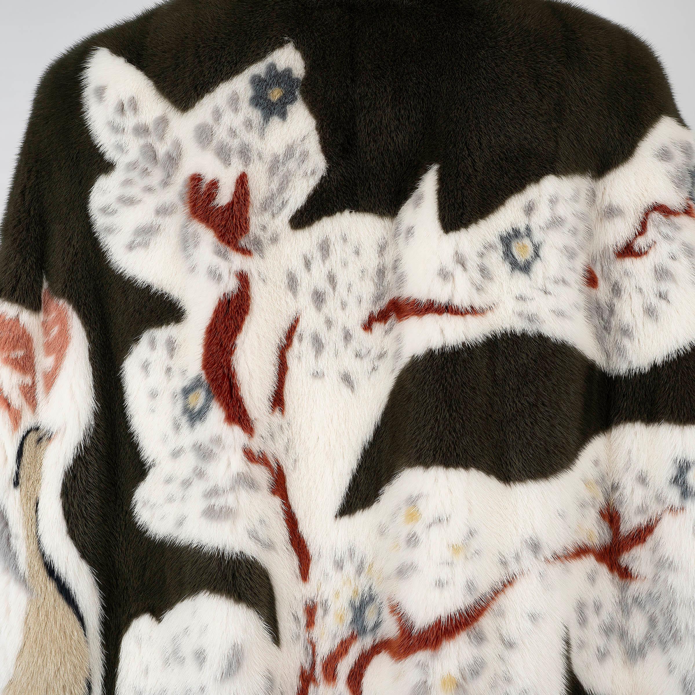 CHRISTIAN DIOR khaki grün 2019 PRINTED MINK FUR Cape Jacket XS im Angebot 1