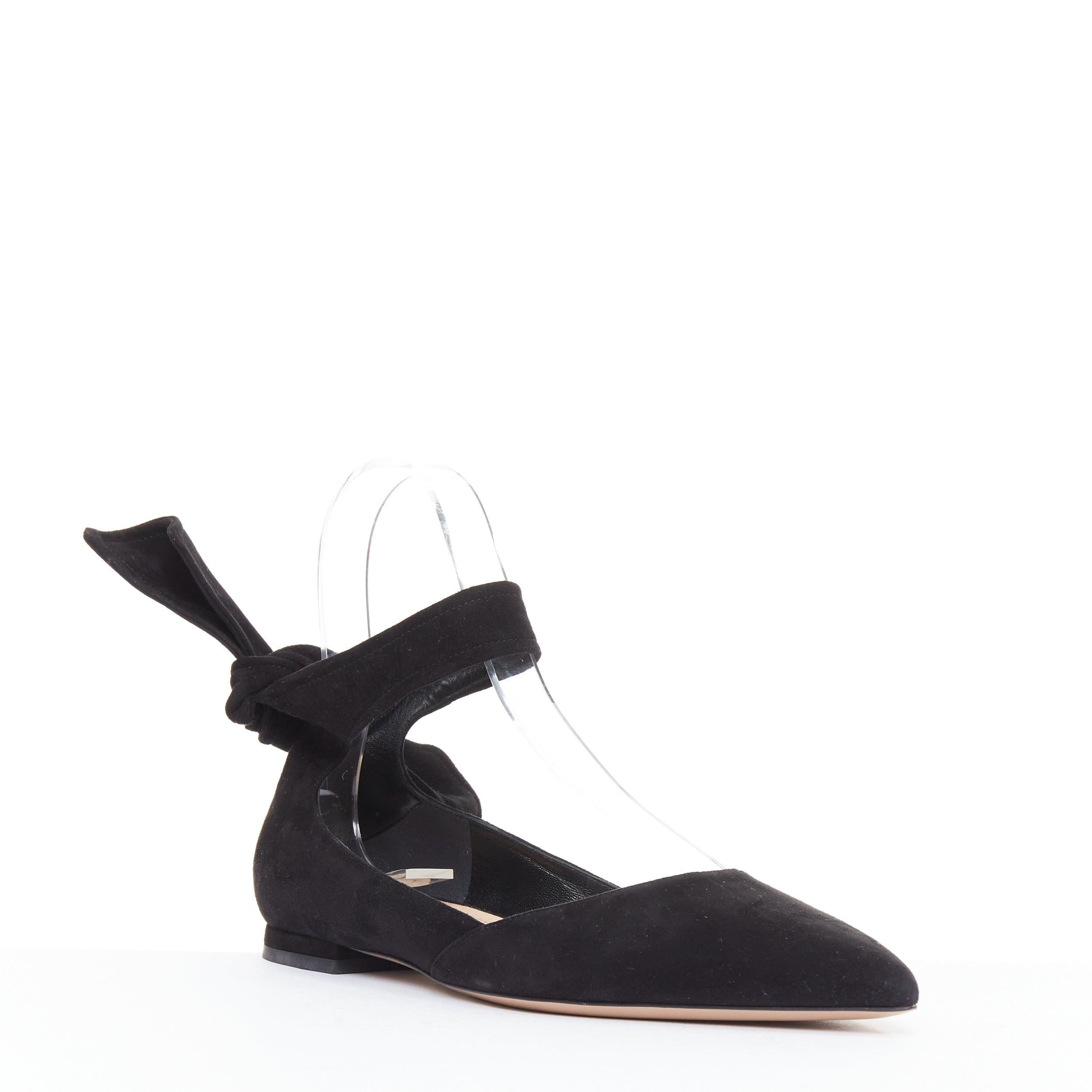 CHRISTIAN DIOR La Belle D black suede ankle bow ballerina flats EU37
Reference: GEGG/A00211
Brand: Dior
Designer: Maria Grazia Chiuri
Model: Dior La Belle D Ballet Pump
Material: Suede
Color: Black
Pattern: Solid
Closure: Bow
Lining: Nude