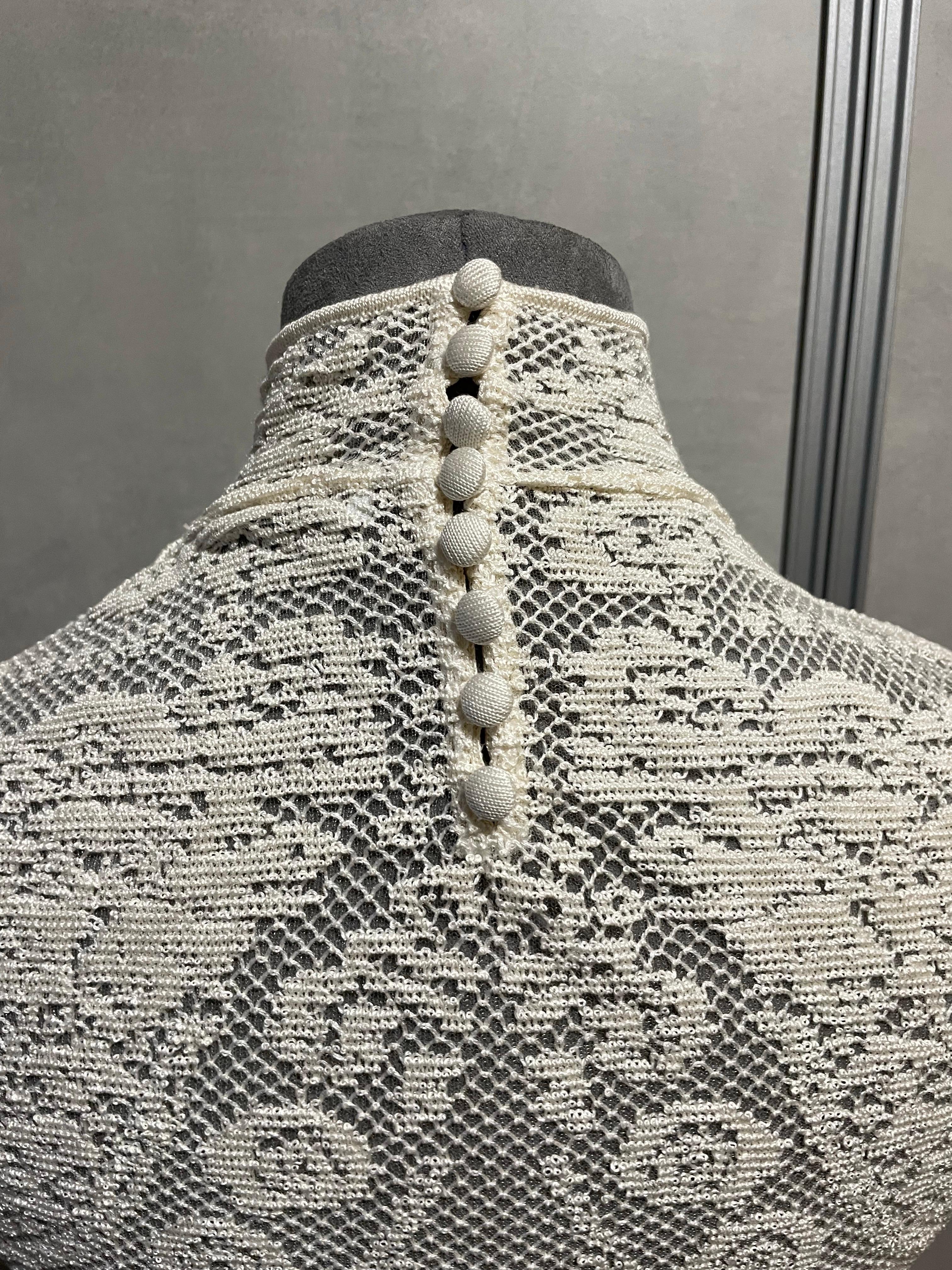 Grigio Camicetta in pizzo, uncinetto e seta di Christian Dior in vendita