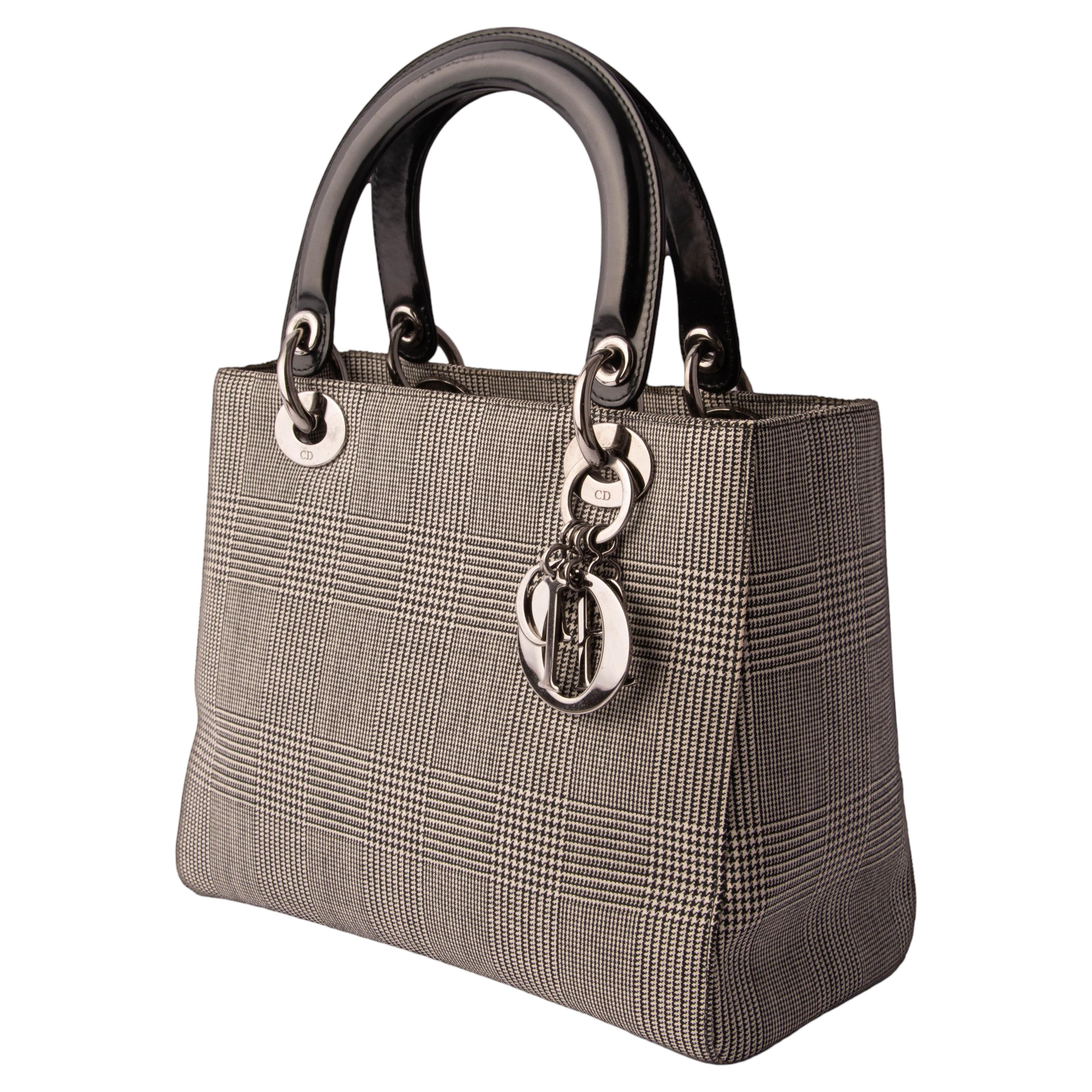 Bolso Lady Dior de Christian Dior, diseñado por John Galliano en 1999