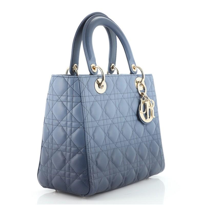 Condition: Very good. Odor in interior. Minor scuffs and indentations on exterior and handles, light wear on rear opening corner, underneath flap and in interior. Loose stitch on strap, scratches on hardware.
Accessories: With Strap
Measurements: