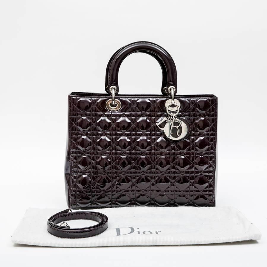 CHRISTIAN DIOR 'Lady Dior' Bag in Plum Patent Leather In Excellent Condition In Paris, FR