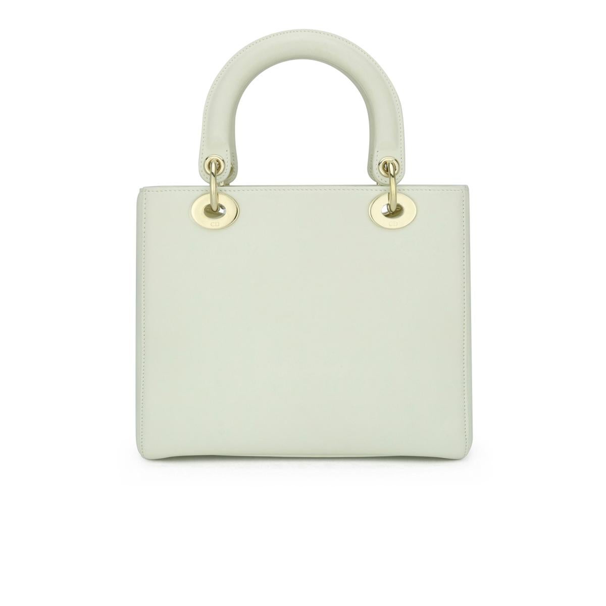 Christian Dior Lady Dior Medium Bag in Amour Print Off White Calfskin mit Gold Hardware 2018.

Diese Tasche ist in sehr gutem Zustand. 

Diese atemberaubende Tasche wurde in Zusammenarbeit mit der Künstlerin Niki de Saint Phalle für die Collection'S