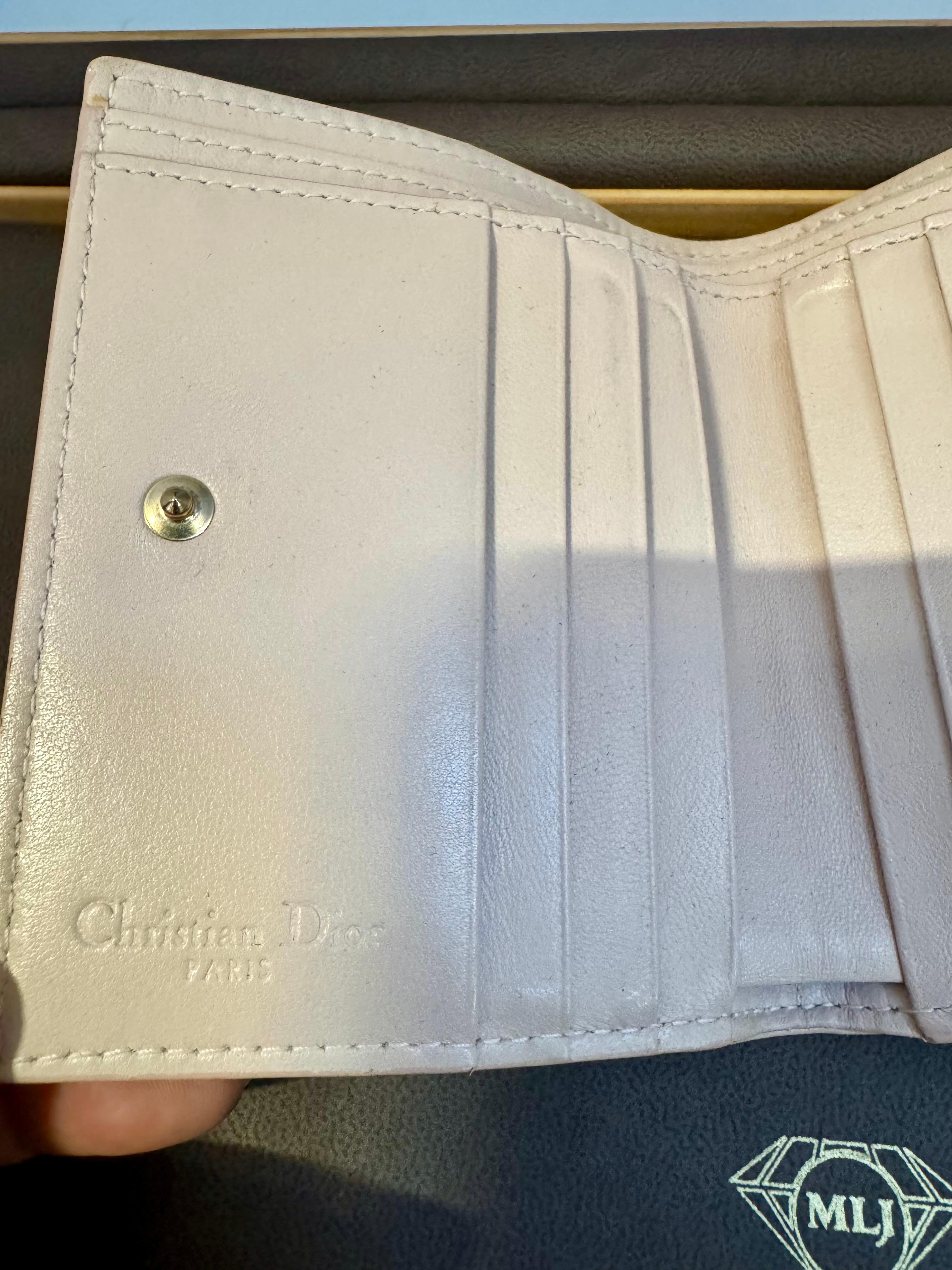 Christian Dior lady Dior Mini wallet, Cream / Beige For Sale 5
