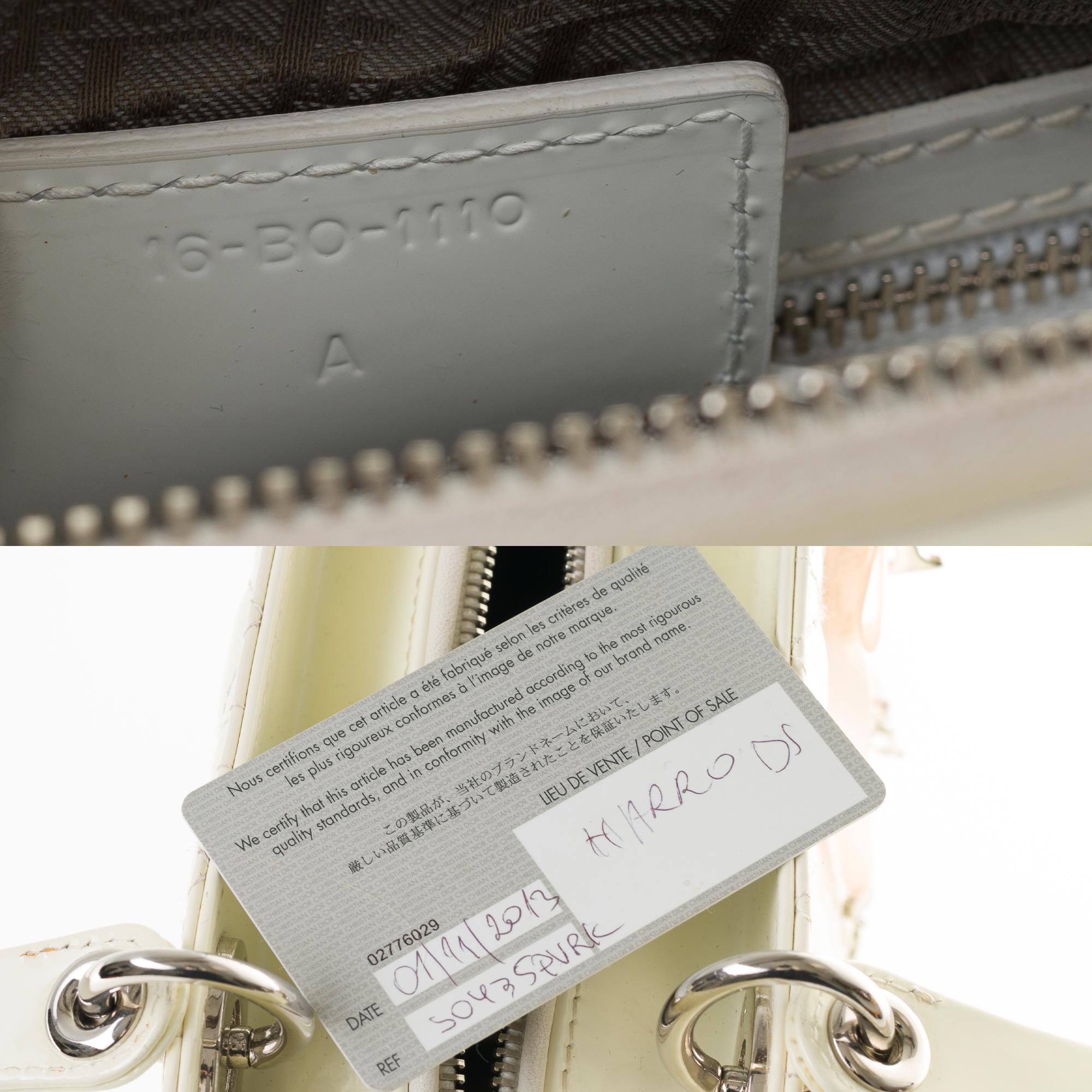 Christian Dior Lady Dior shoulder bag in white patent cannage leather, SHW In Good Condition In Paris, IDF