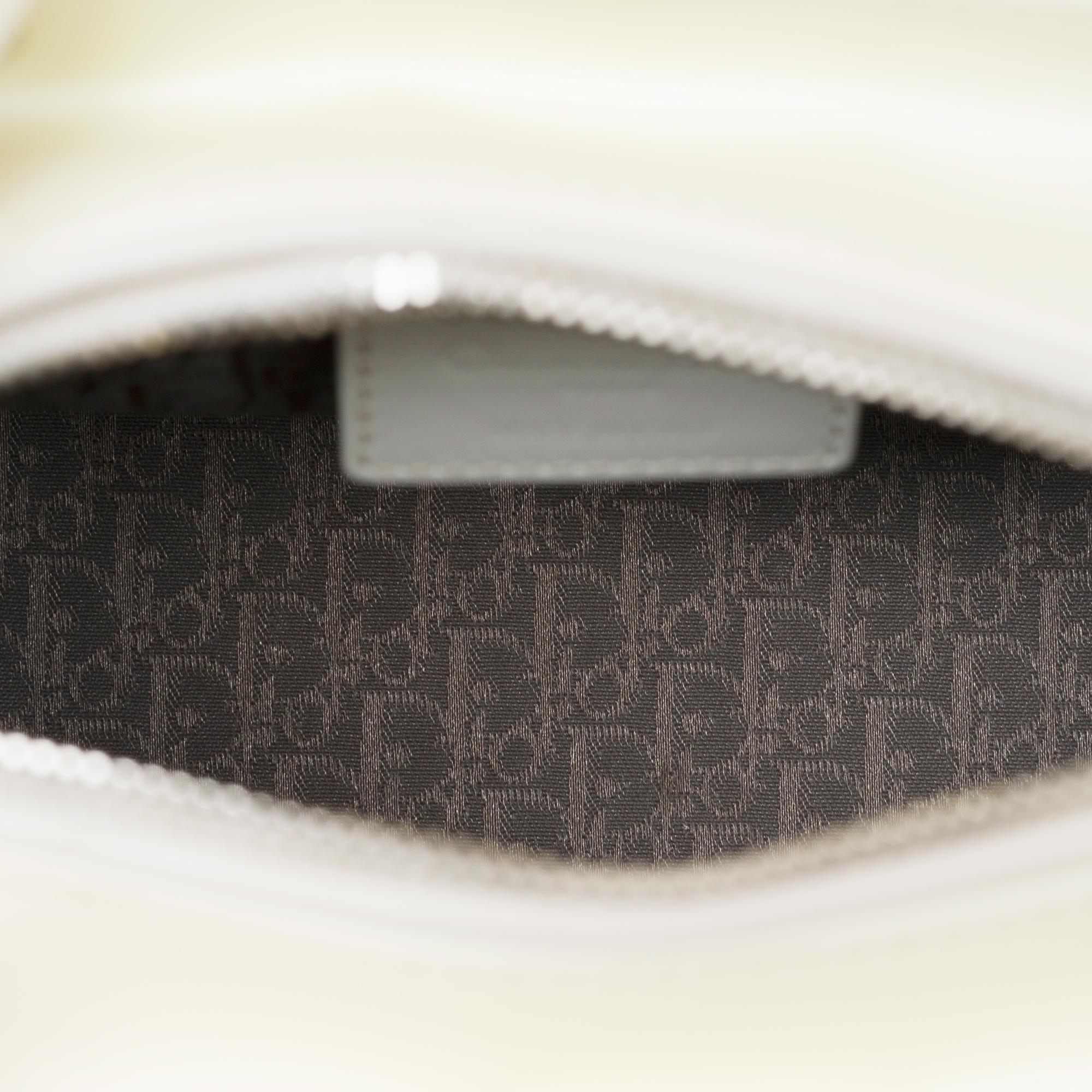 Women's Christian Dior Lady Dior shoulder bag in white patent cannage leather, SHW
