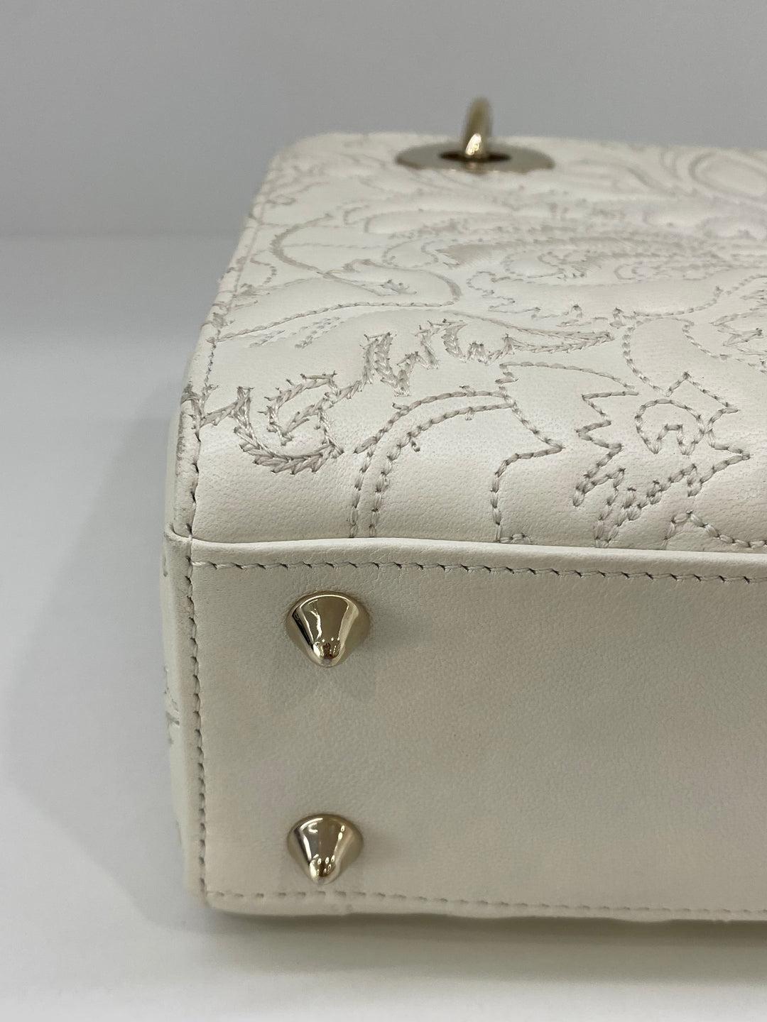 Christian Dior Lady Dior Small - White Embroidery For Sale 5
