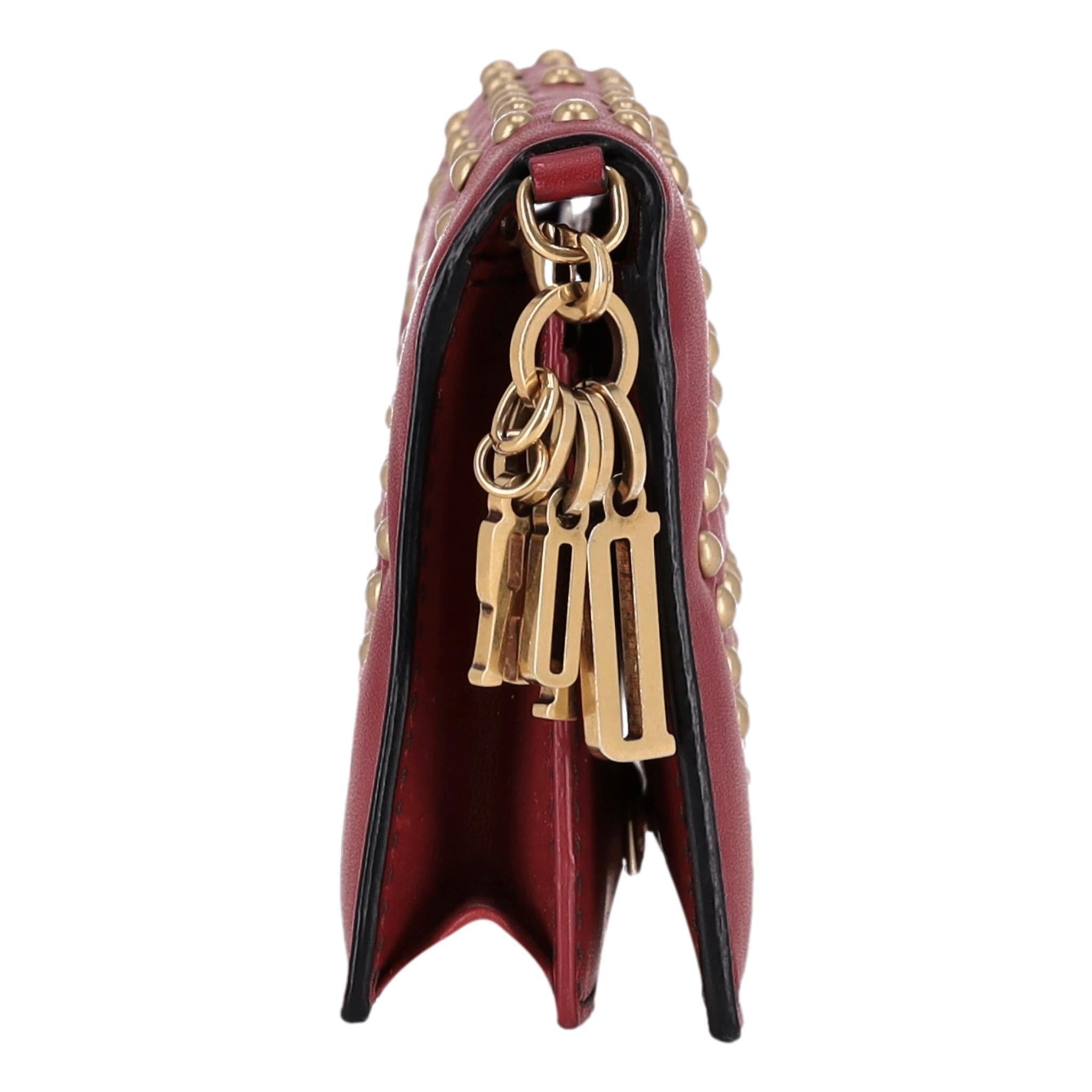 Marrone Christian Dior Portacarte con borchie in pelle di agnello Lady Dior in vendita