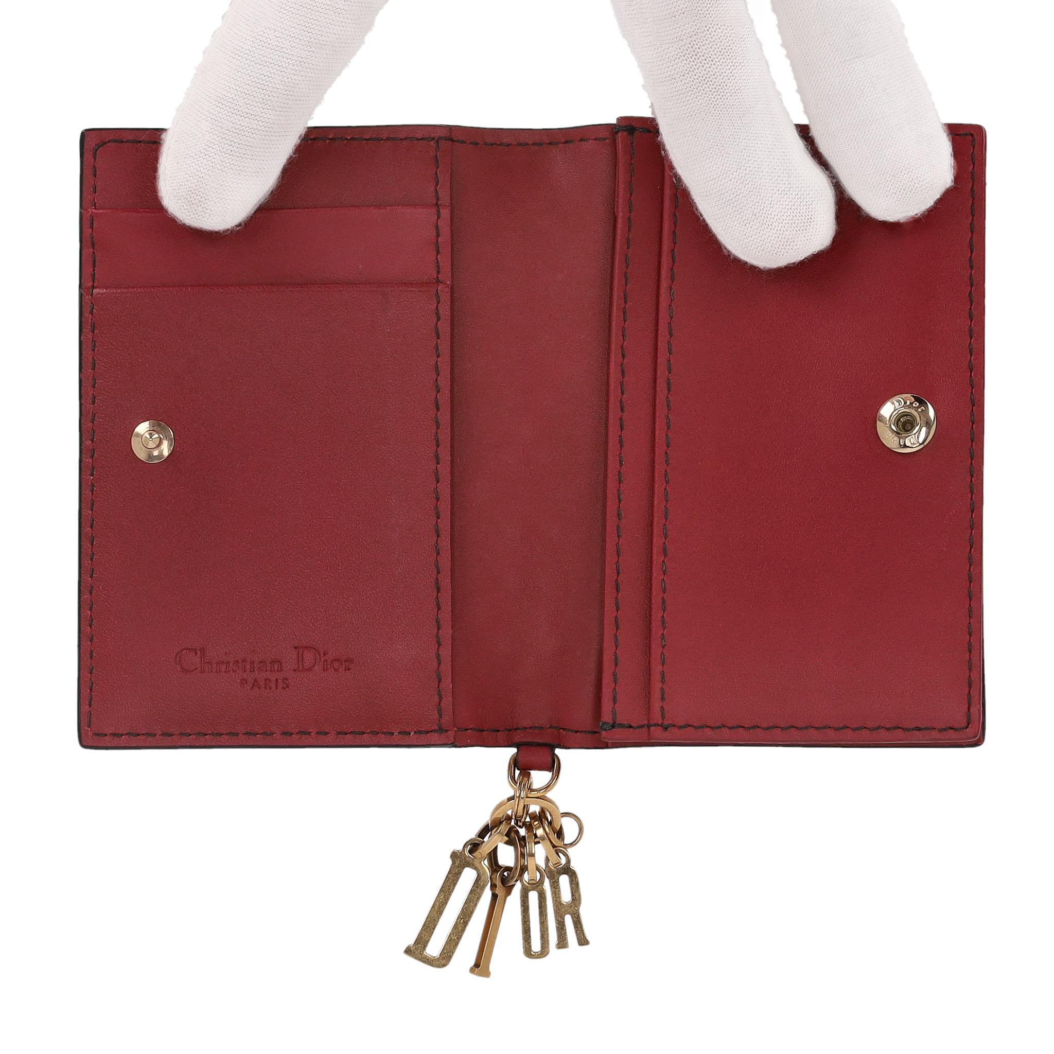 Donna Christian Dior Portacarte con borchie in pelle di agnello Lady Dior in vendita