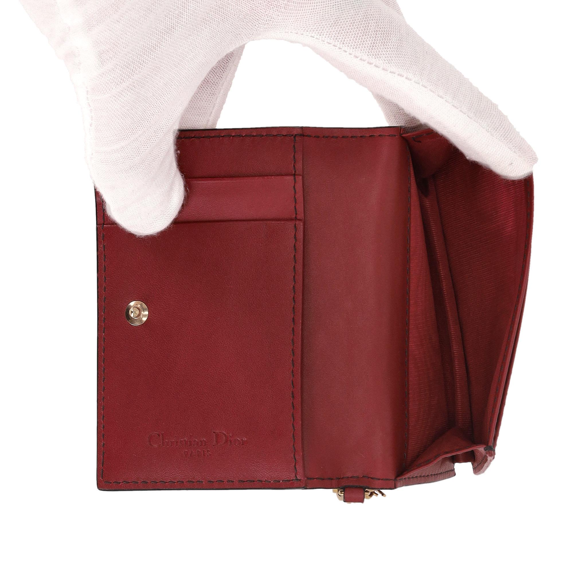 Christian Dior Portacarte con borchie in pelle di agnello Lady Dior in vendita 1