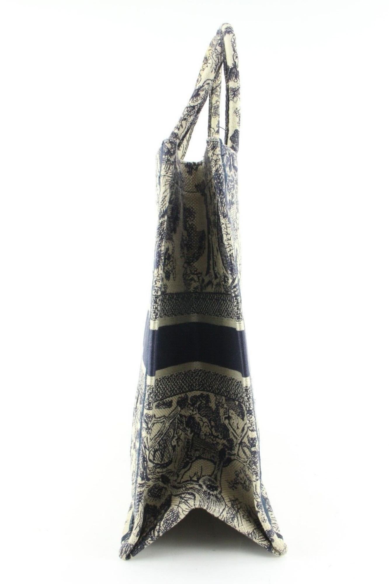 Christian Dior Large Book Tote Embroidered Toile de Jouy Jungle Canvas 1D0413C
Date Code/Serial Number: 50MA1108

Made In: Italy

Measurements: Length:  16.5
