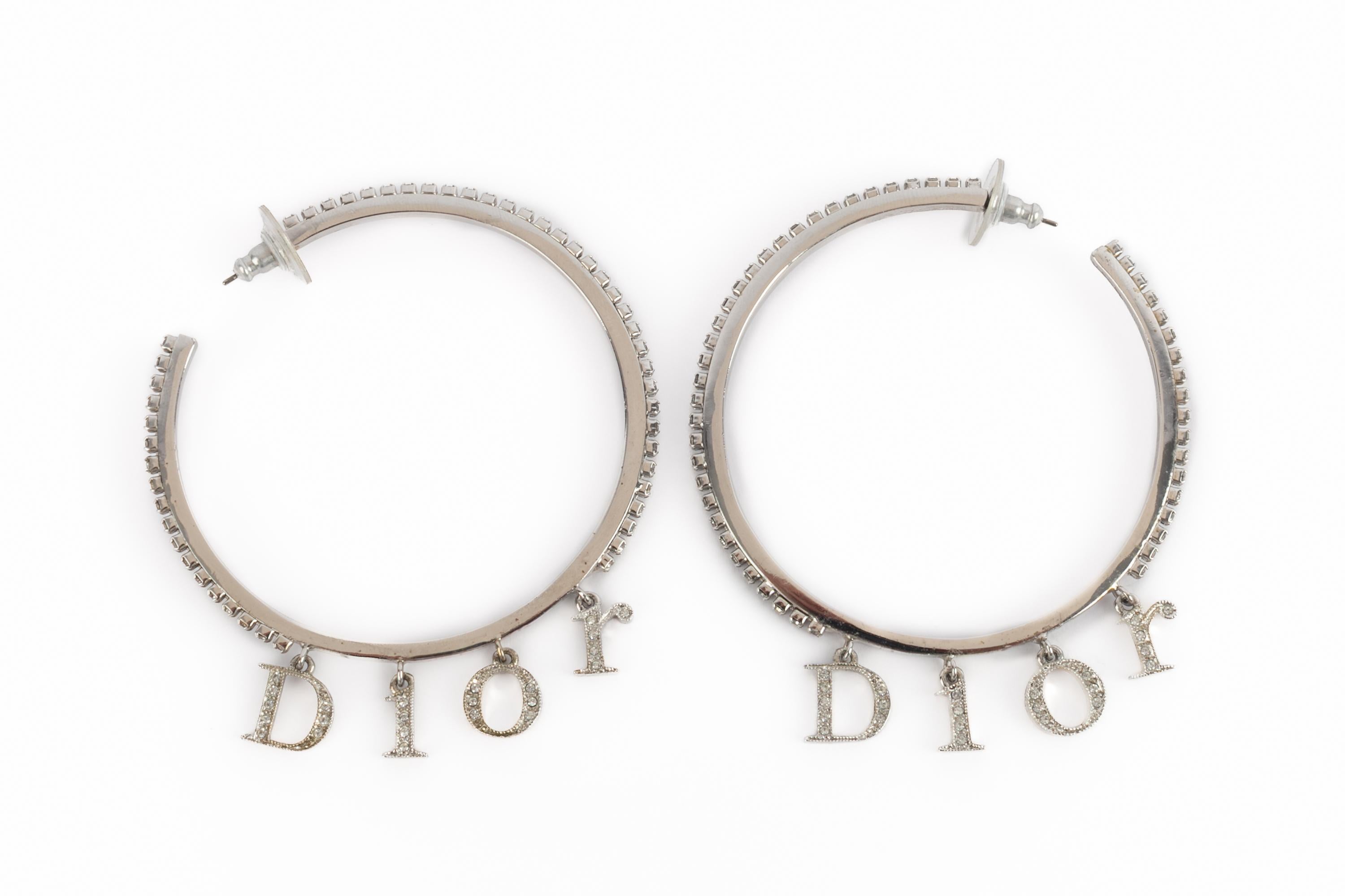 Orecchini a cerchio grandi di Christian Dior in vendita