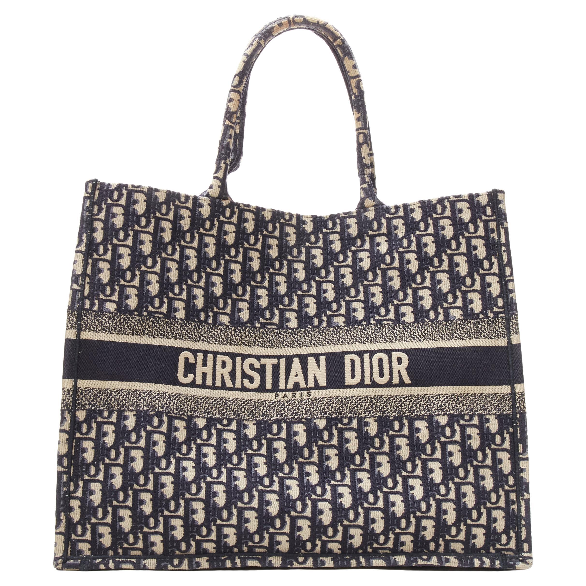 CHRISTIAN DIOR Grand sac cabas Oblique en toile bleue avec logo et  monogramme En vente sur 1stDibs