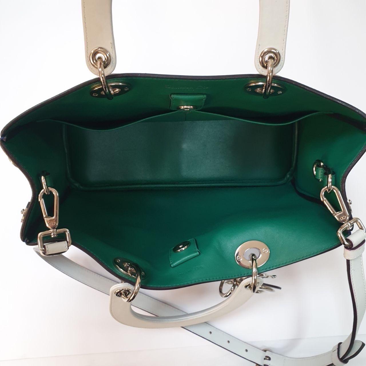 Christian Dior Leder Navy/Weiß Medium Diorissimo Tote im Zustand „Gut“ im Angebot in Krakow, PL