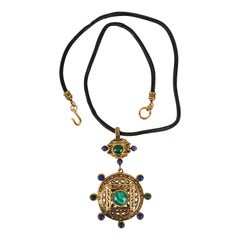 Christian Dior  Collar de Cuero con Metal Dorado