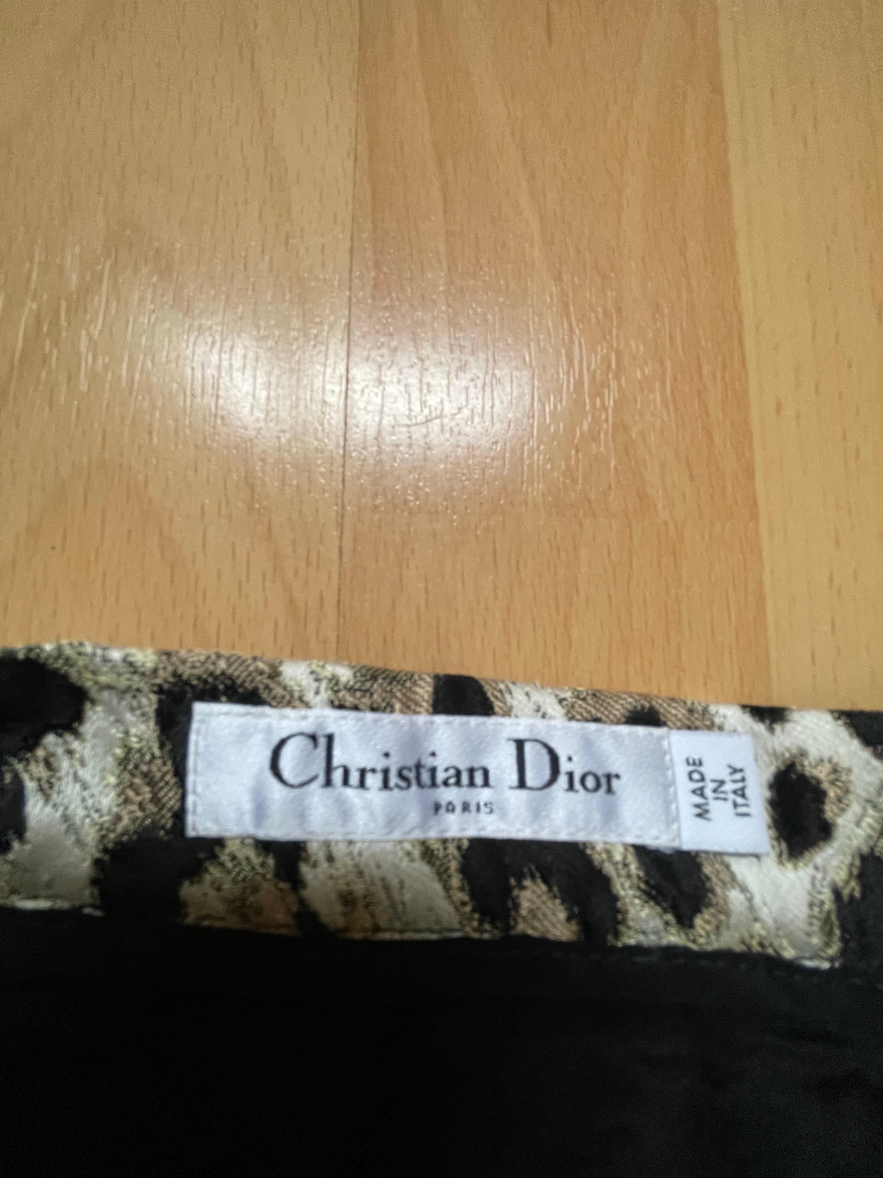De las mujeres CHRISTIAN DIOR. Falda de leopardo en seda. en venta