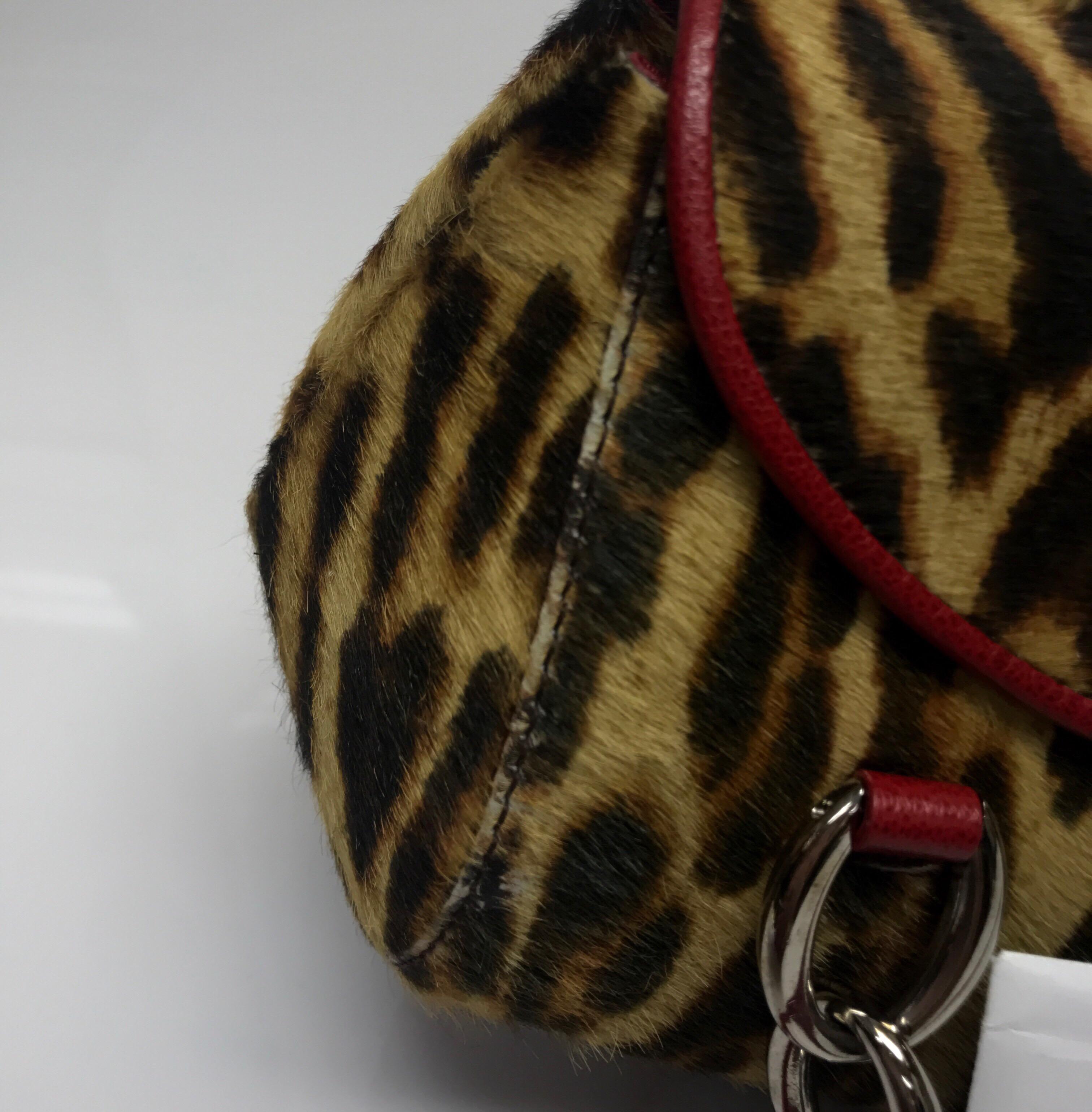 Christian Dior - Sac à main en poils de poney imprimé léopard 5