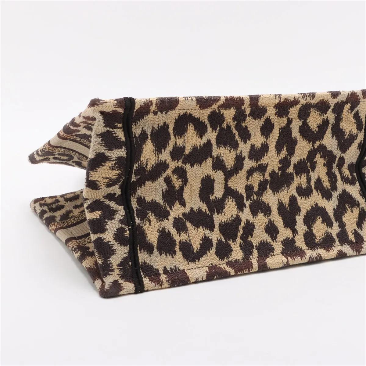 *Christian Dior Leopard Small Canvas Book Tote Bag Damen im Angebot
