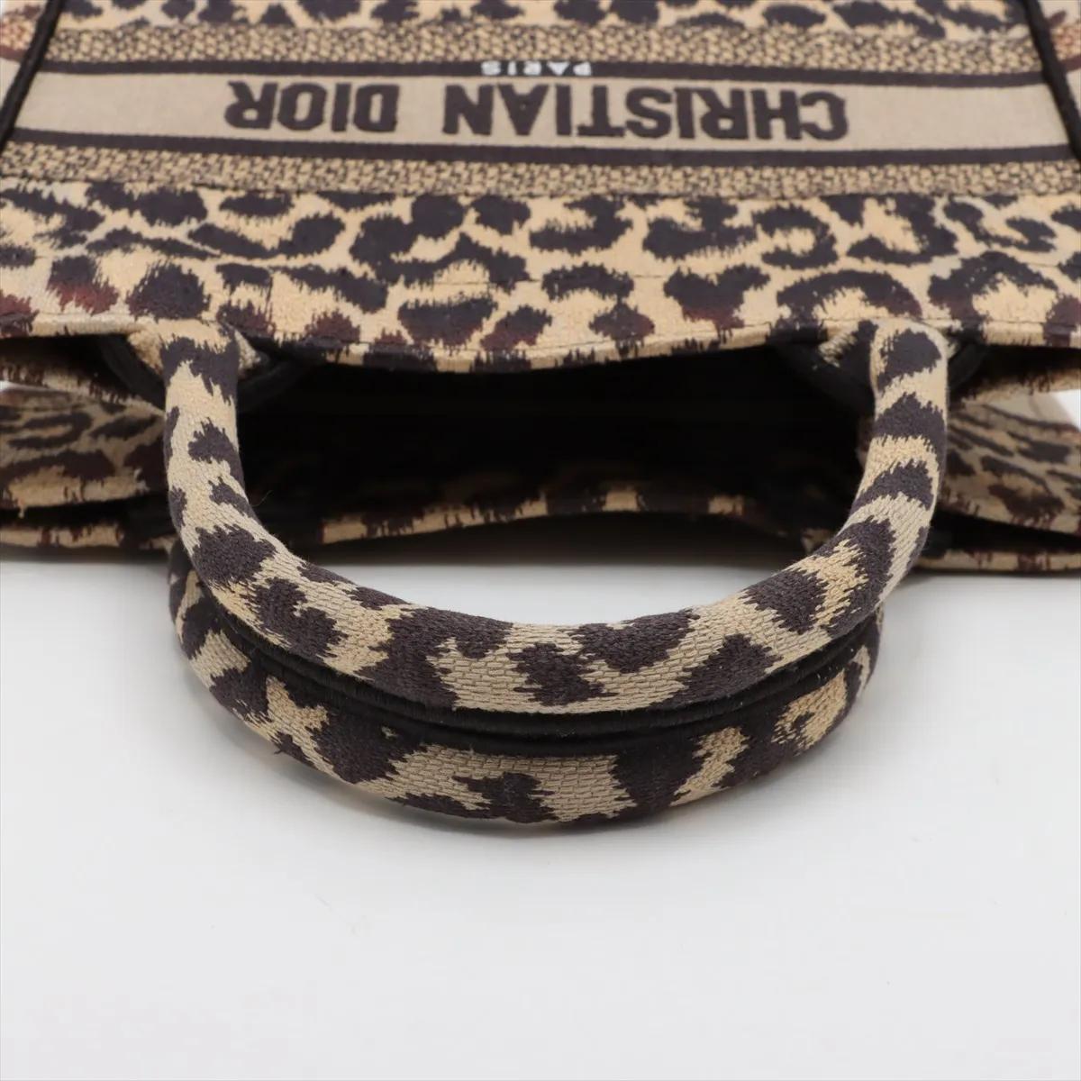 *Christian Dior Leopard Small Canvas Book Tote Bag im Angebot 1