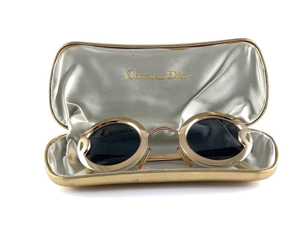 Christian Dior Limited Edition 2918 40 Round Gold Sunglasses, 1980s    In New Condition For Sale In Baleares, Baleares