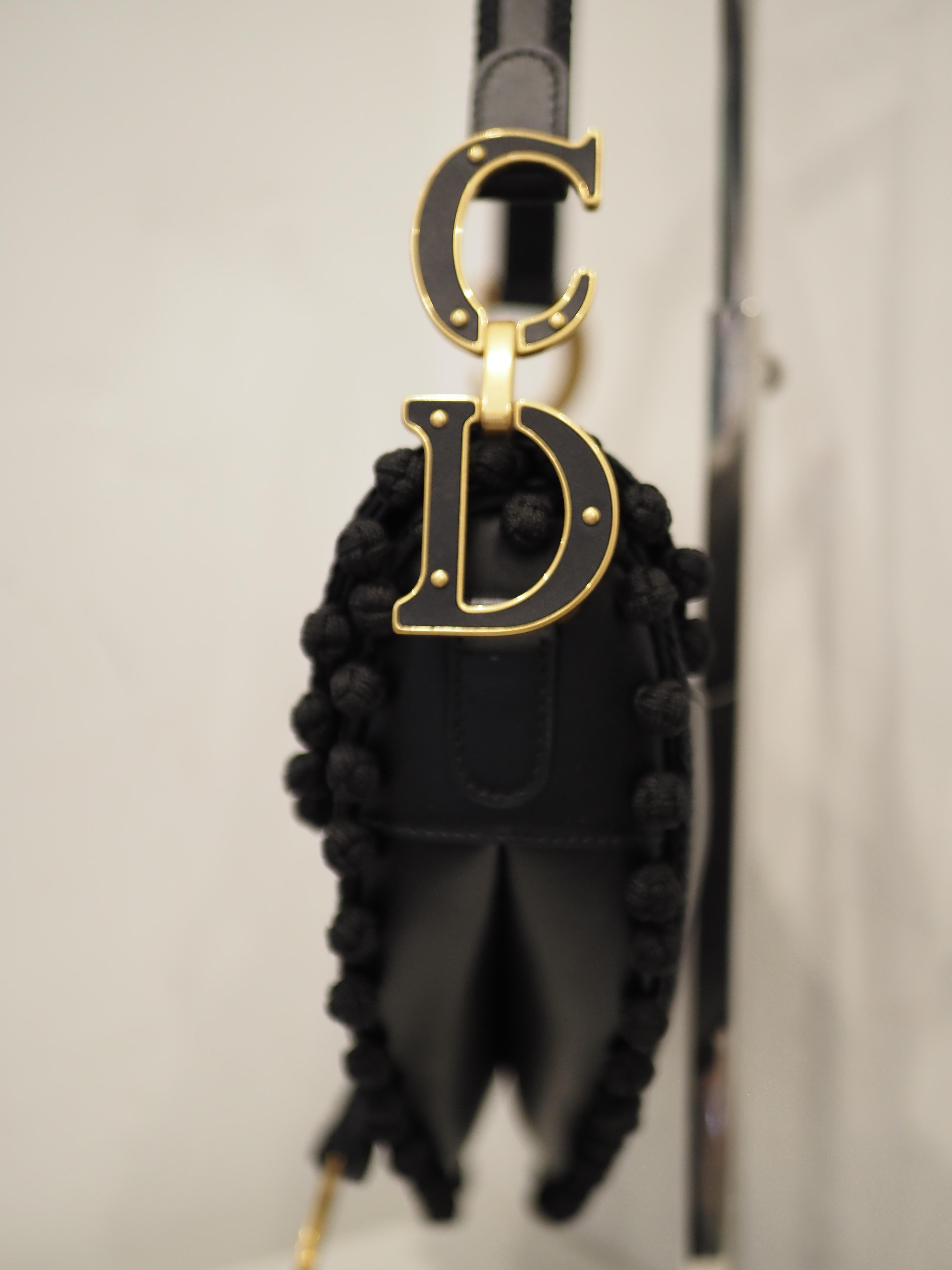 Christian Dior Limited Edition Schwarzer Leder- Pom Pom-Sattel aus Leder 9