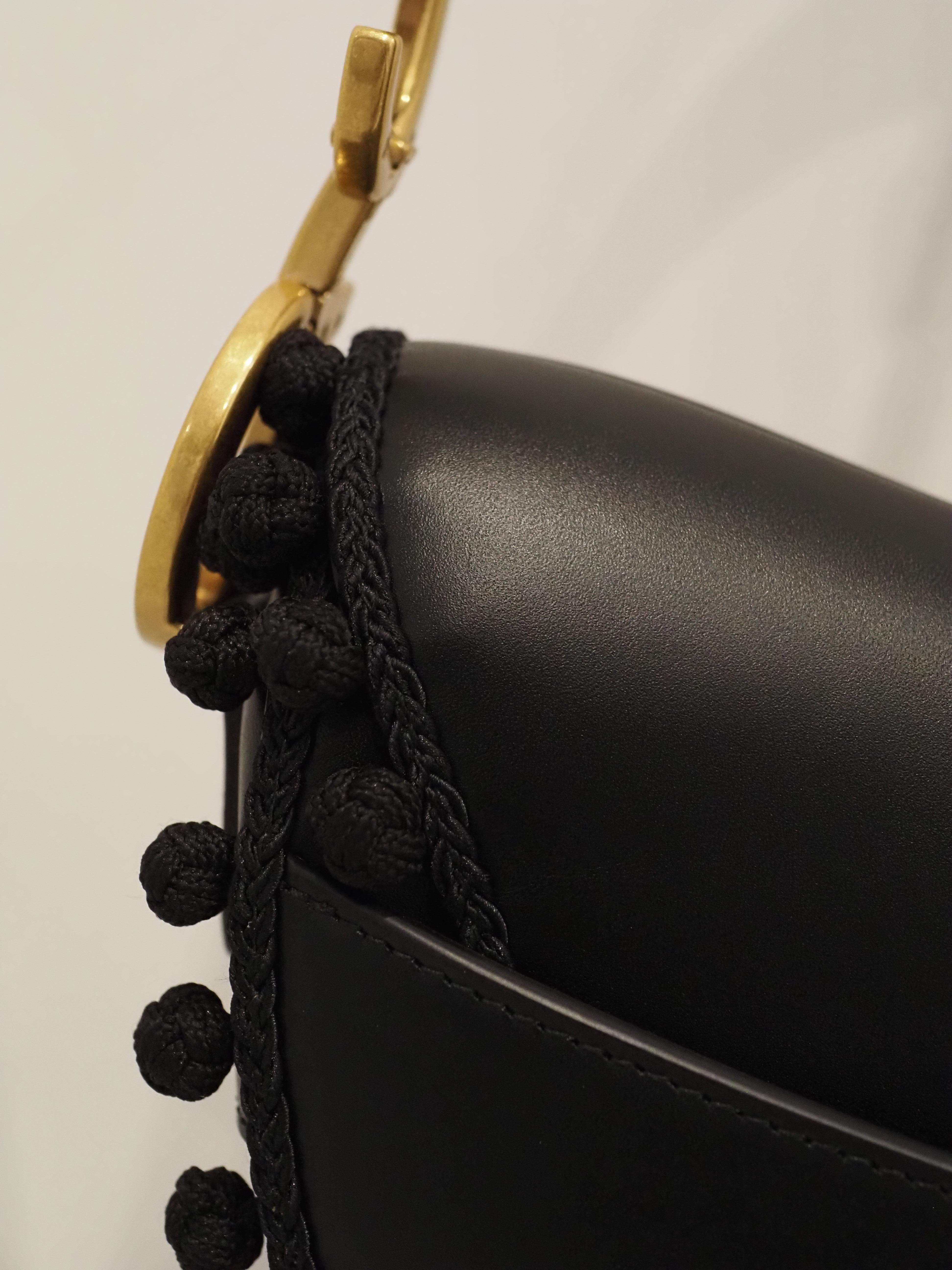 Christian Dior Limited Edition Schwarzer Leder- Pom Pom-Sattel aus Leder für Damen oder Herren