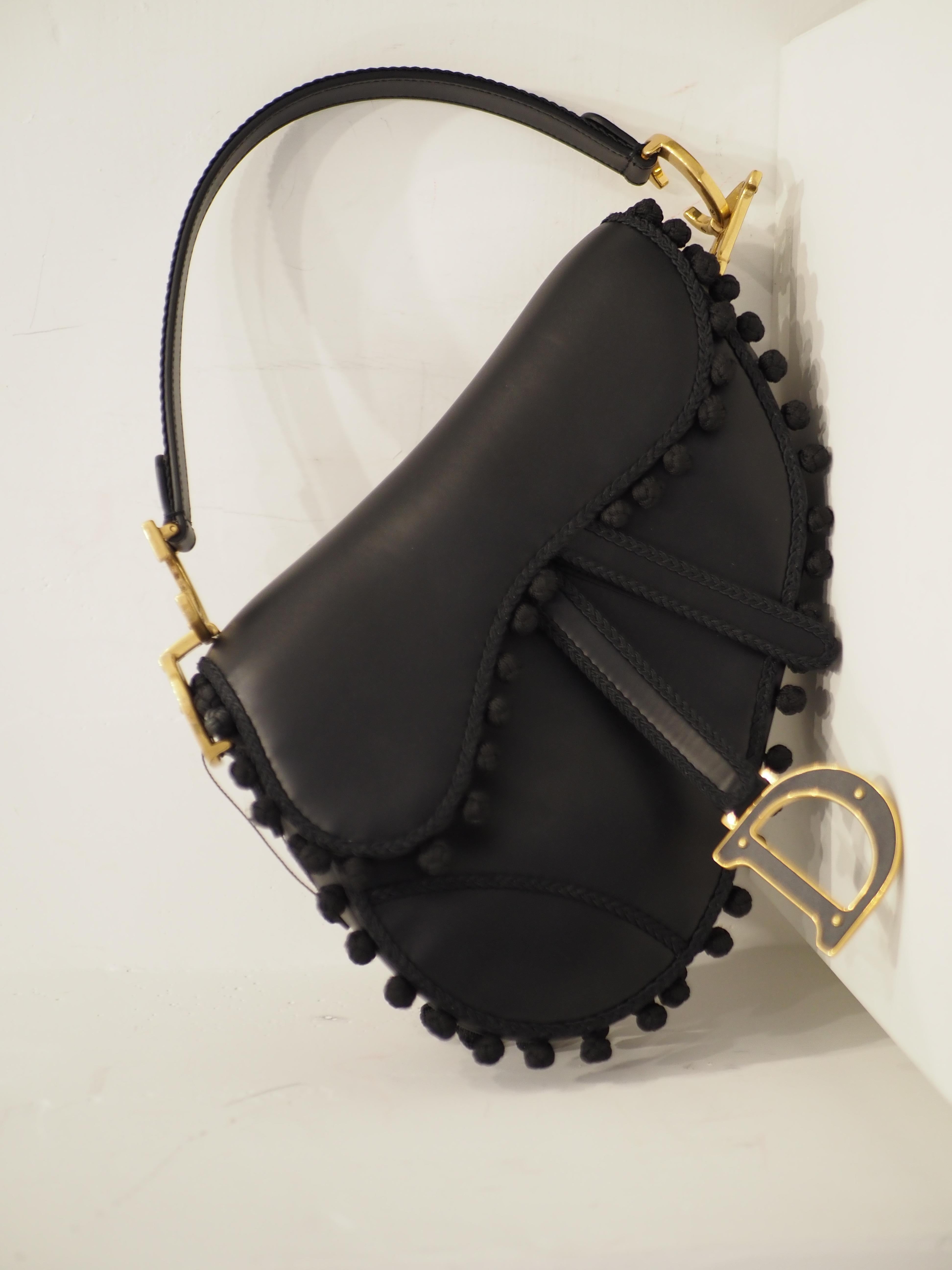 Christian Dior Limited Edition Schwarzer Leder- Pom Pom-Sattel aus Leder 2