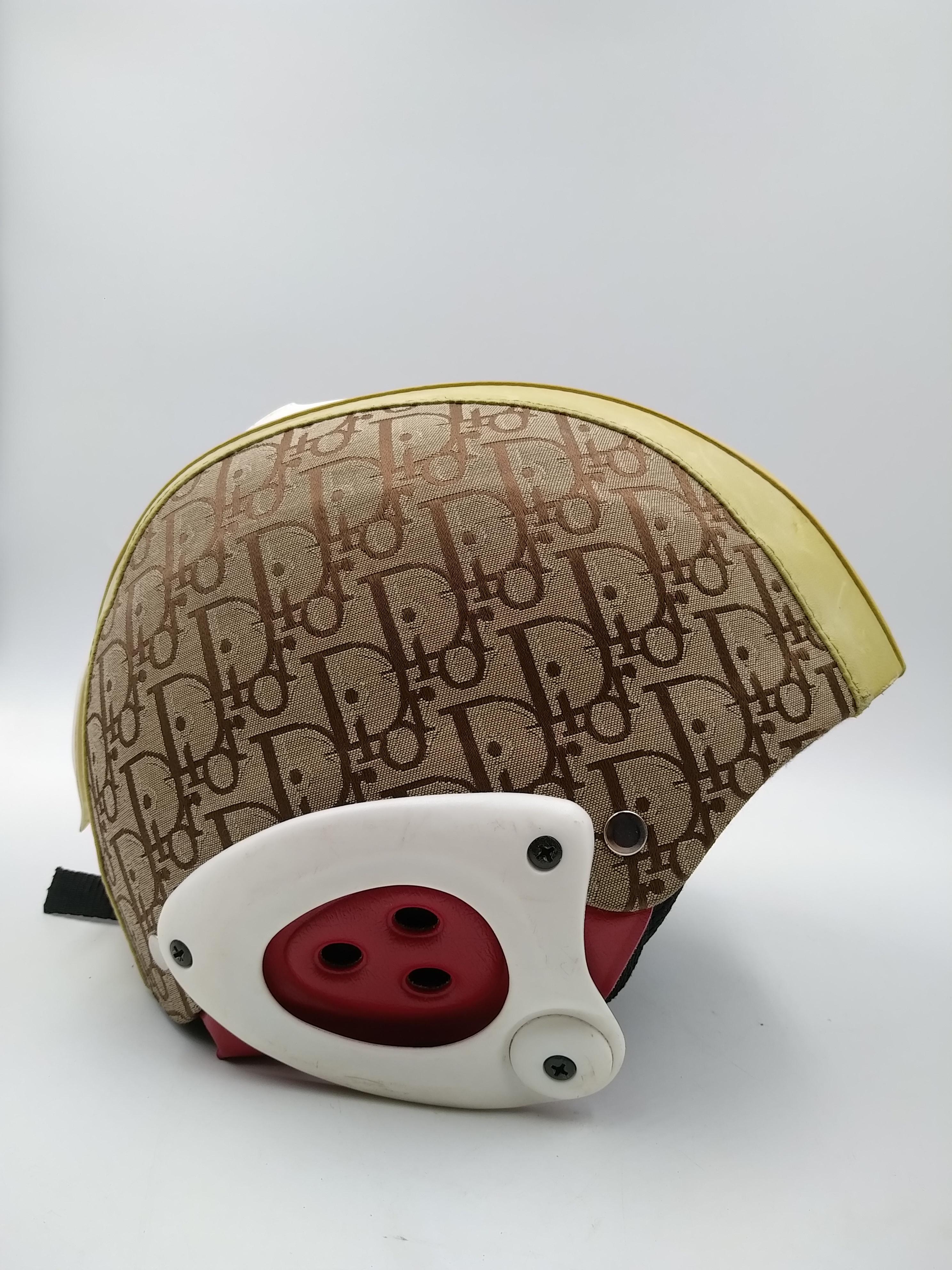 Christian Dior Limitierte Auflage Multicolor Rasta Trotter Alpiner Sport Helm im Zustand „Gut“ im Angebot in Lugano, Ticino