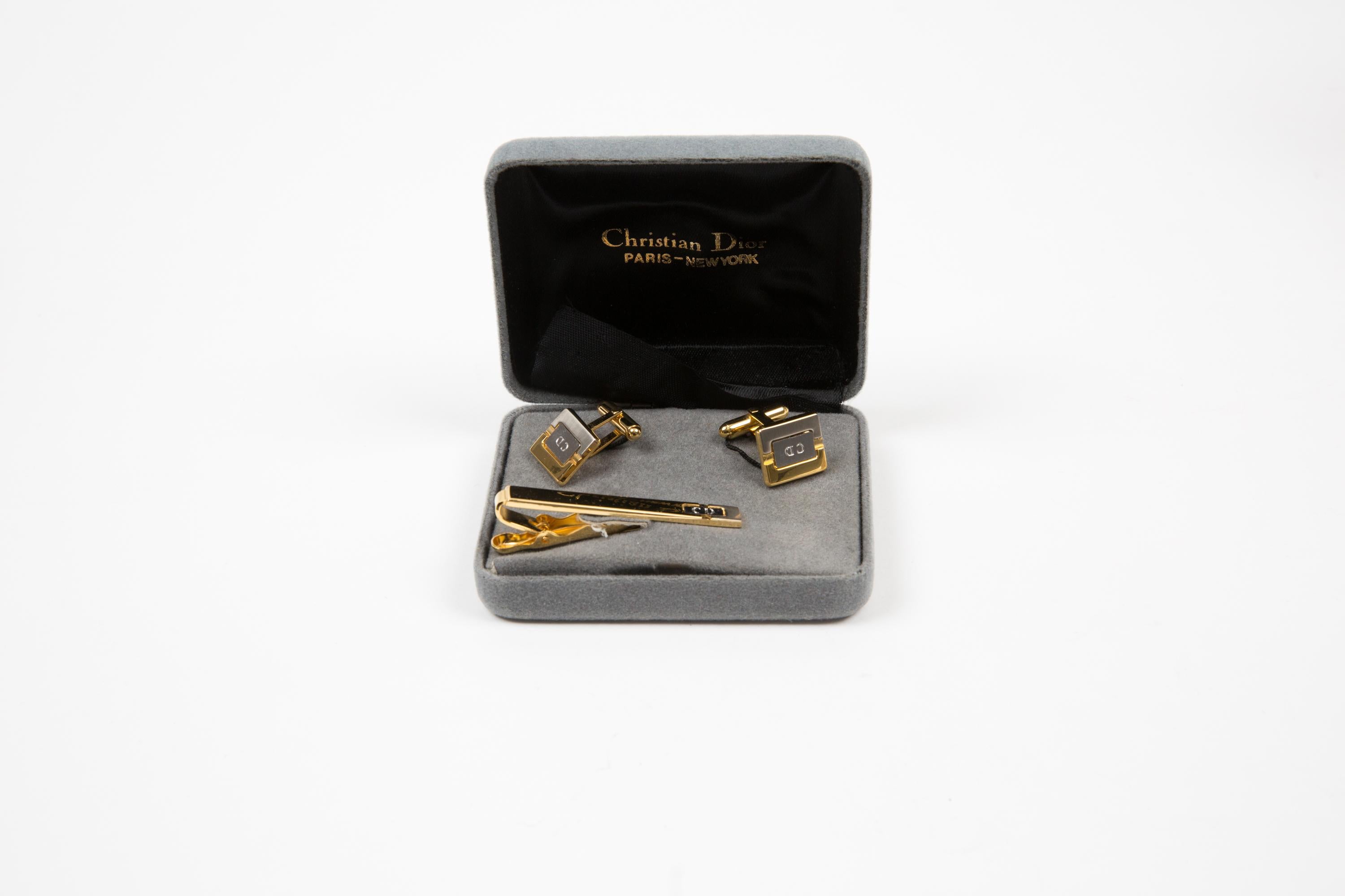 Set de boutons de manchette et pince à cravate bicolore avec logo Christian Dior en vente 1