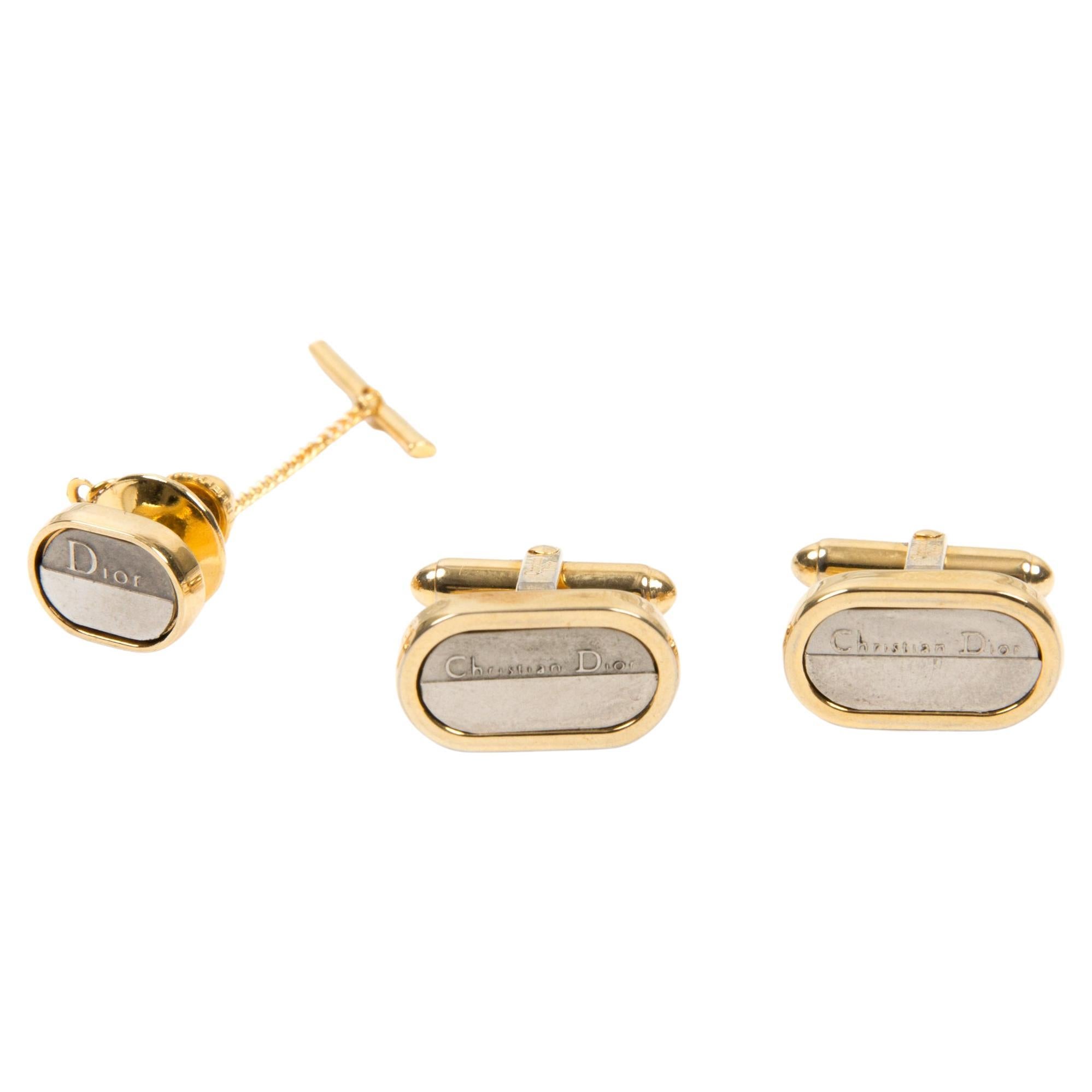Ensemble d'accessoires de cravate et de boutons de manchette portant le logo de Christian Dior