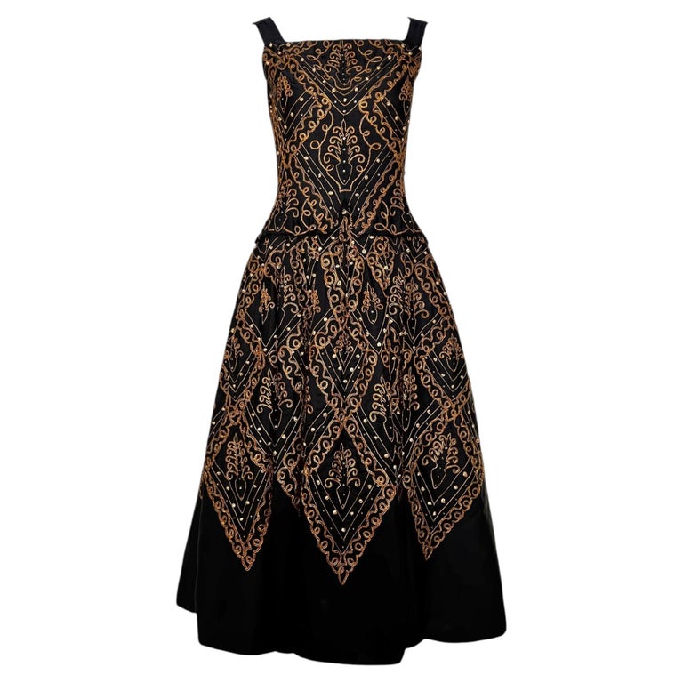 dior h line dress Dior's H-line silhouette in 1954 haute couture