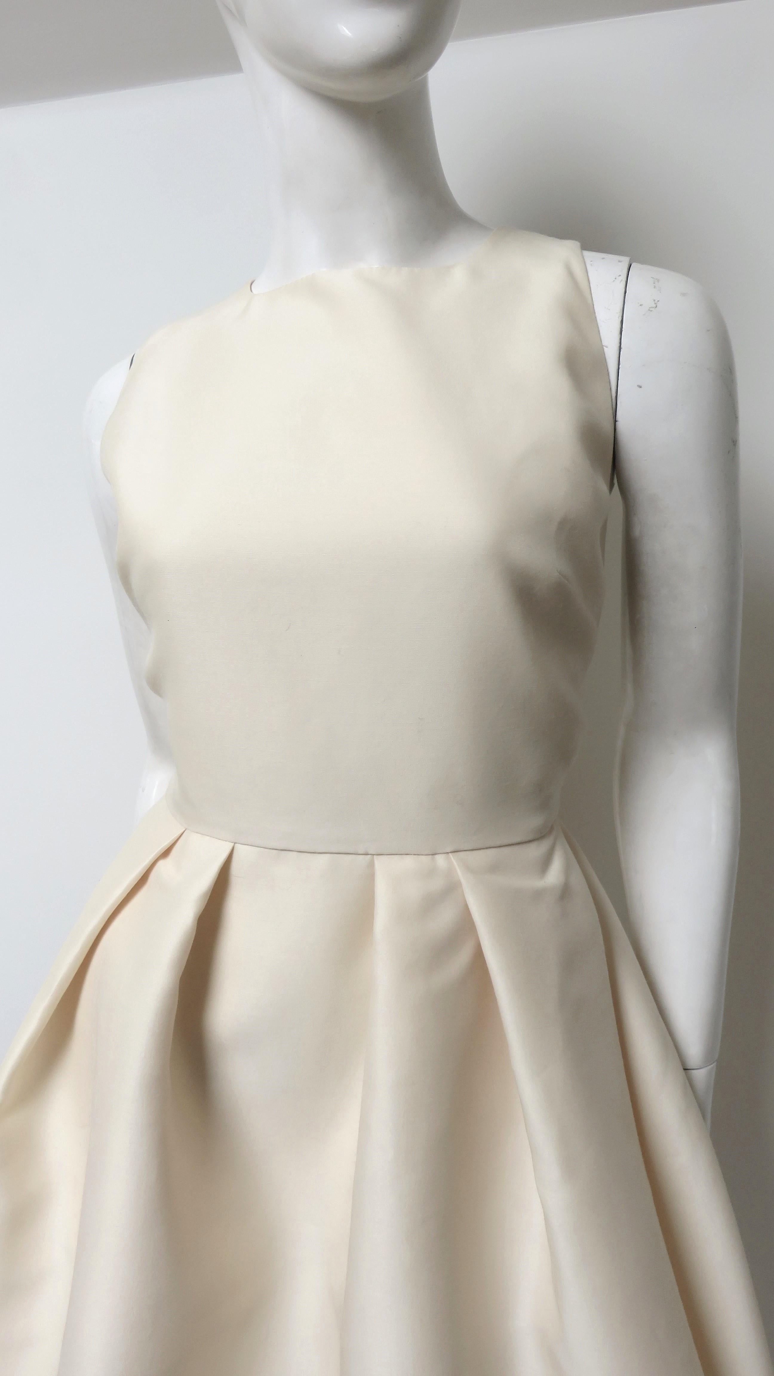 Christian Dior Vestido de seda con espalda baja en Bueno estado para la venta en Water Mill, NY