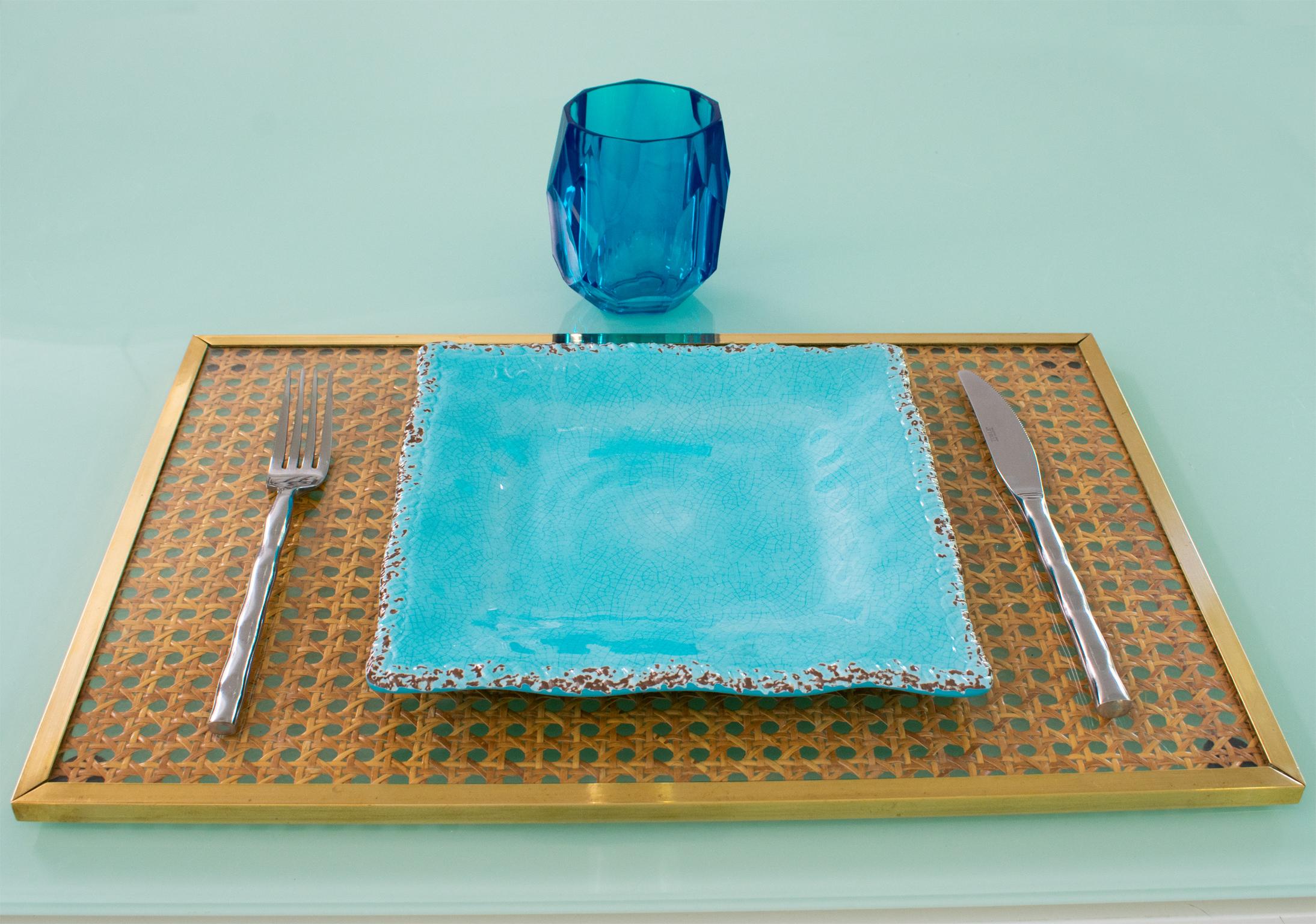 Sets de table ou chargeurs en lucite, osier et laiton de Christian Dior, 6 pièces en vente 4